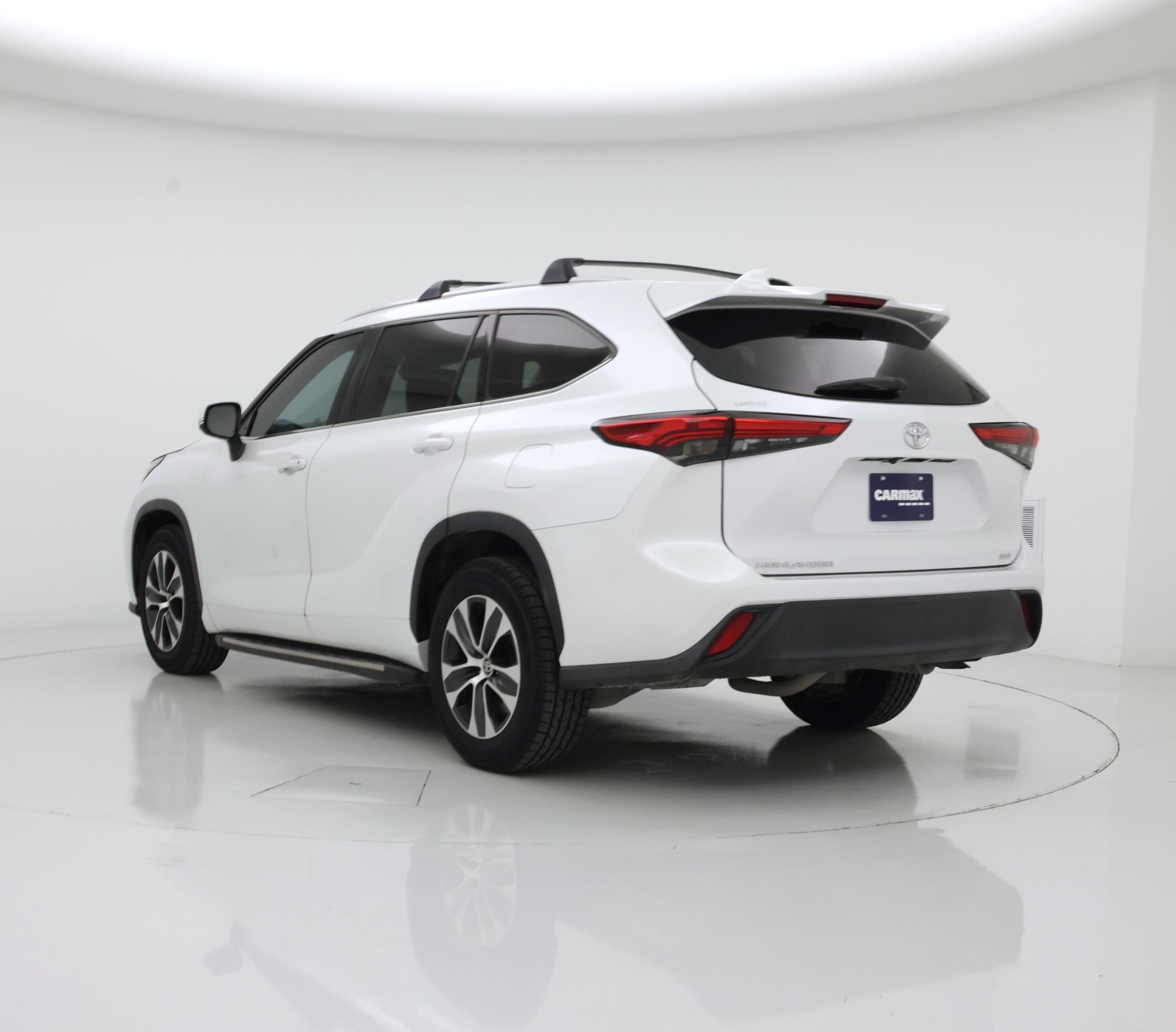 Thumbnail: 2022 Toyota Highlander - 2