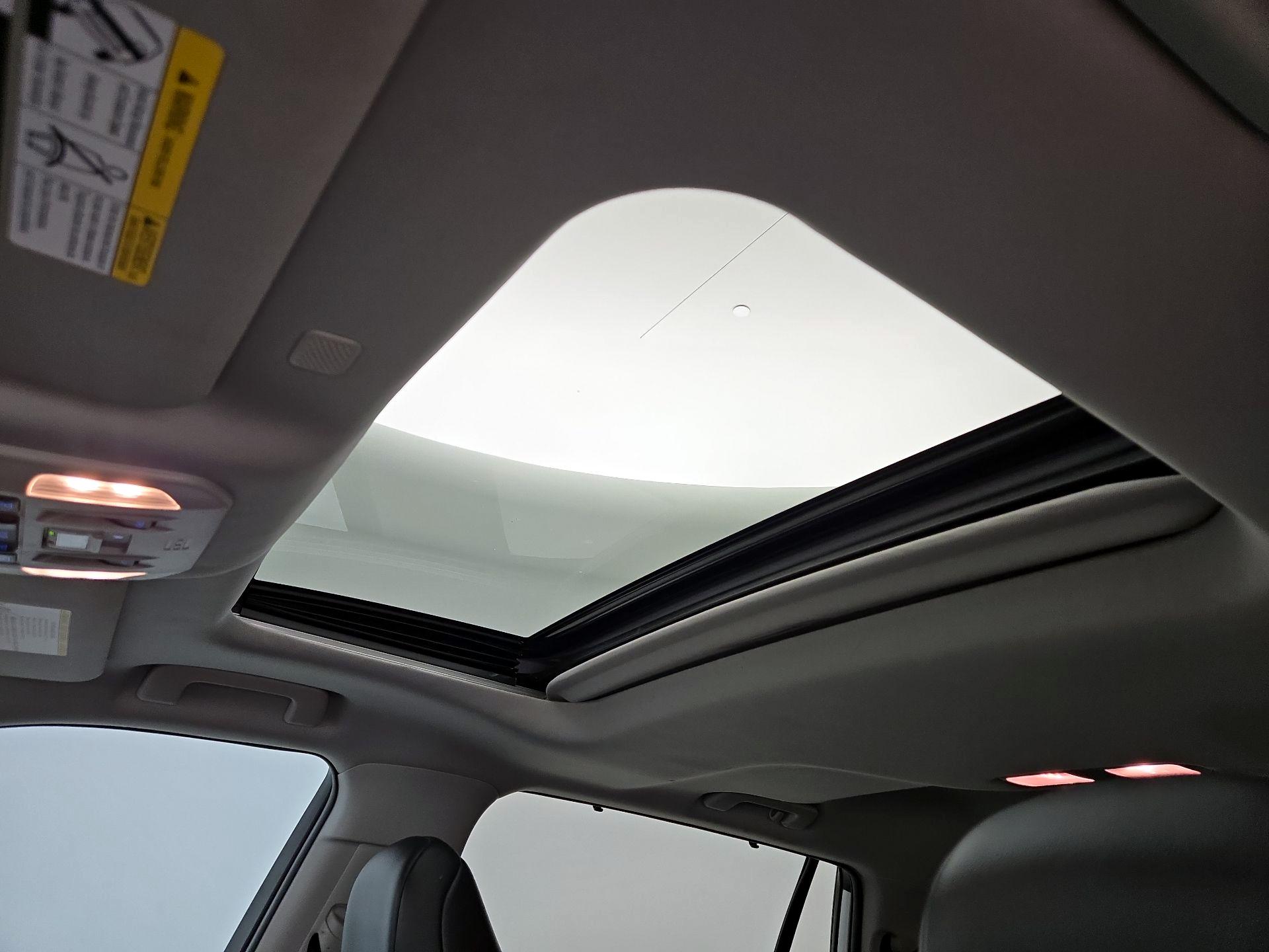 Thumbnail: 2022 Toyota Highlander - 19