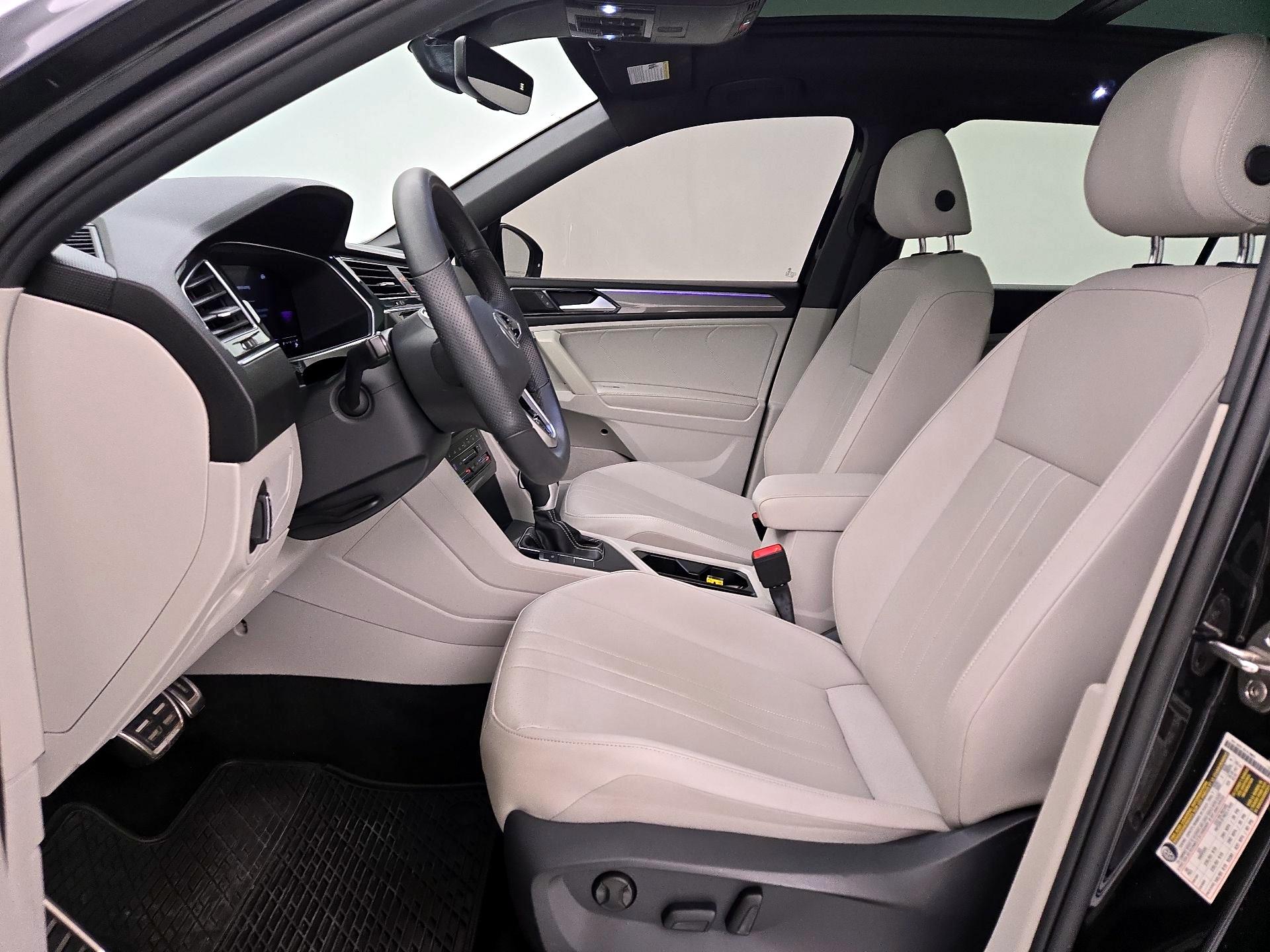 Thumbnail: 2022 Volkswagen Tiguan - 11