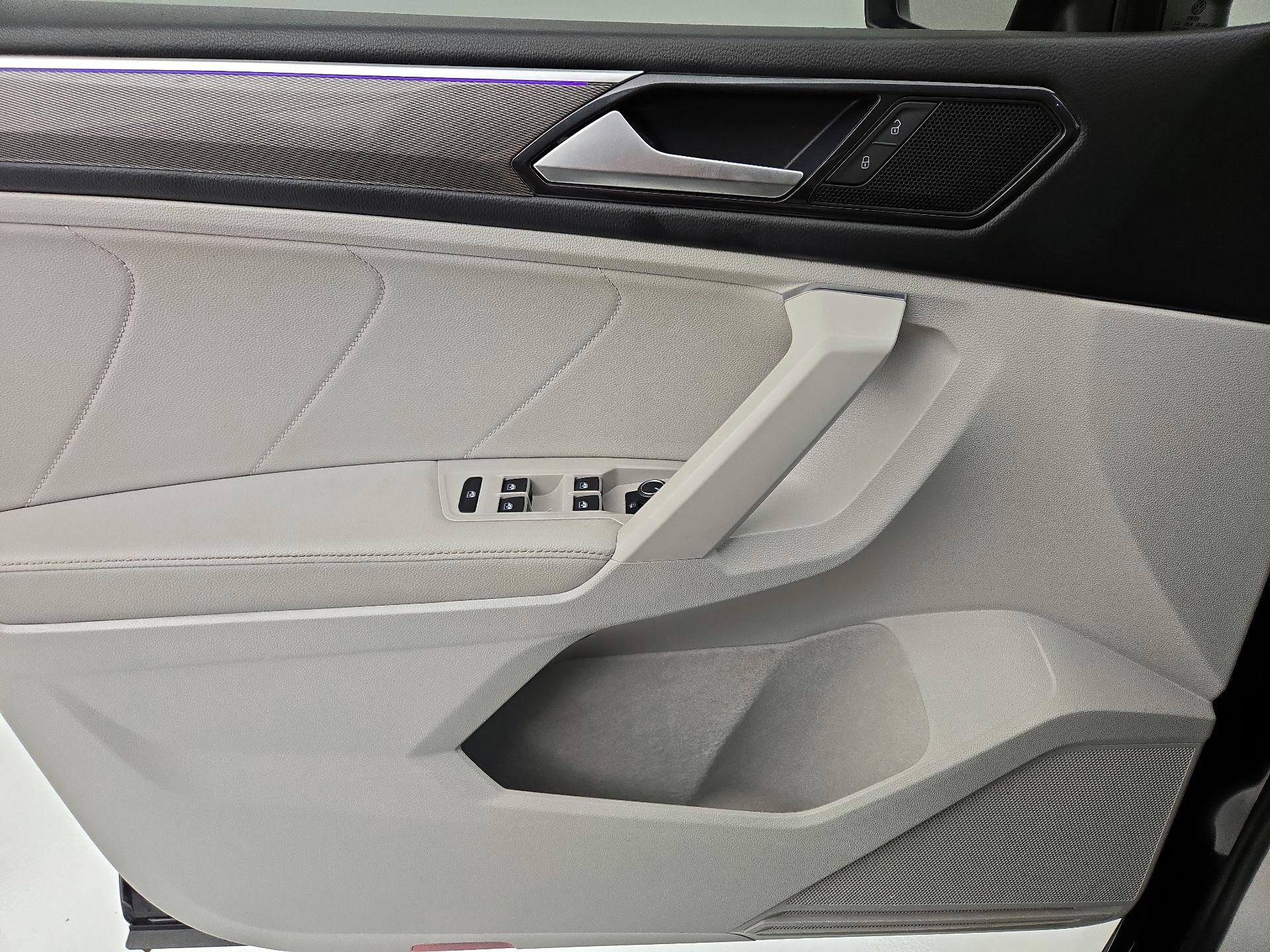 Thumbnail: 2022 Volkswagen Tiguan - 12