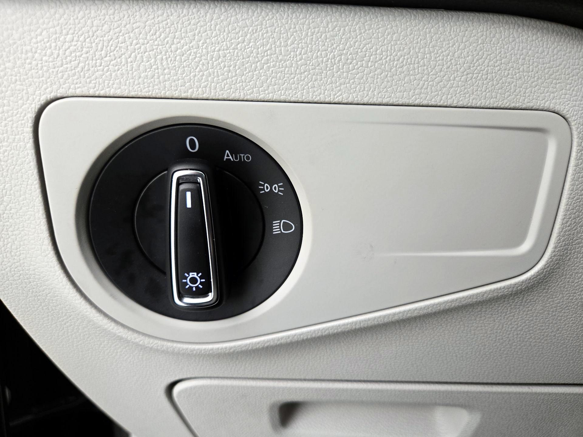 Thumbnail: 2022 Volkswagen Tiguan - 13