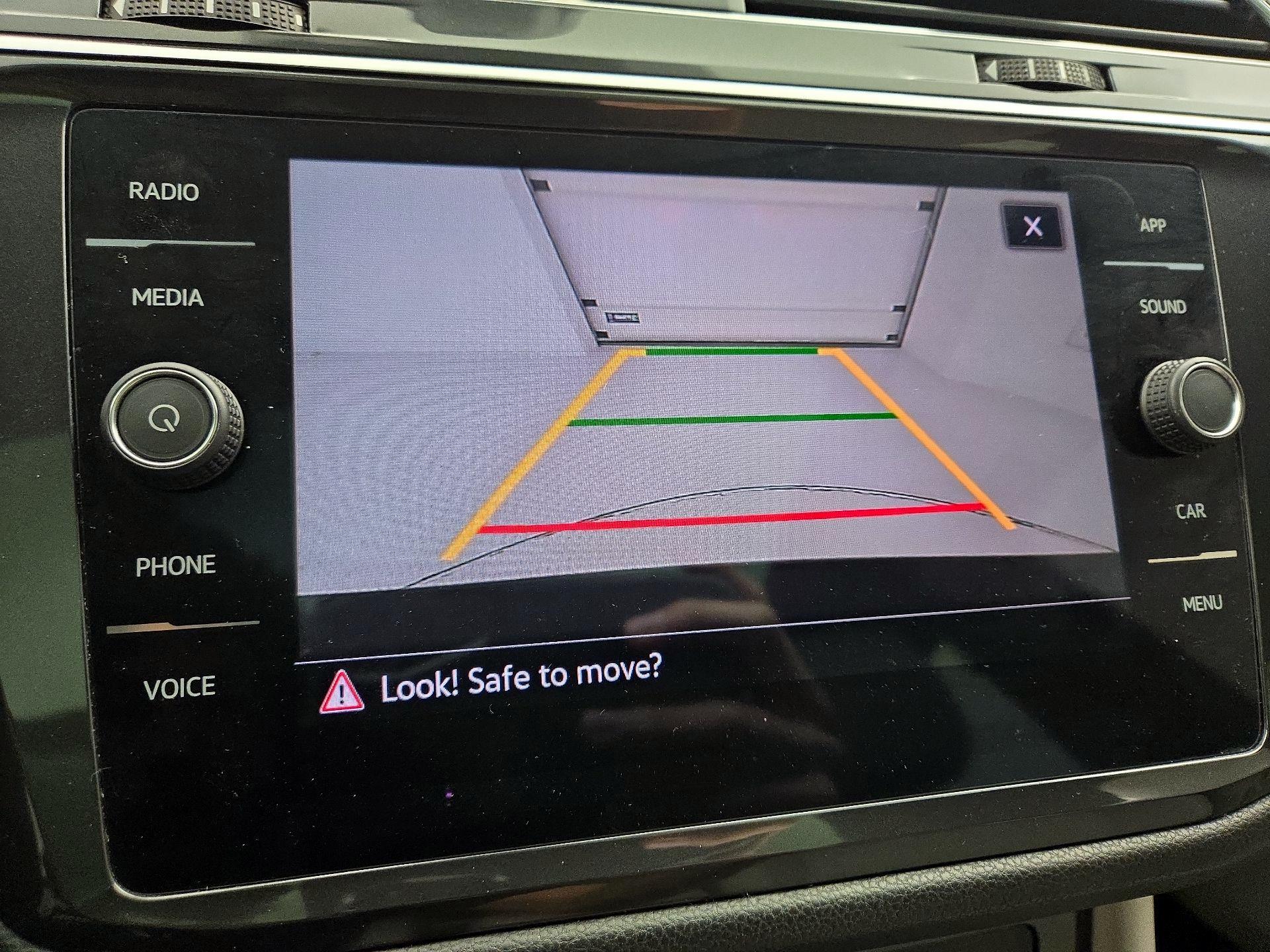 Thumbnail: 2022 Volkswagen Tiguan - 14