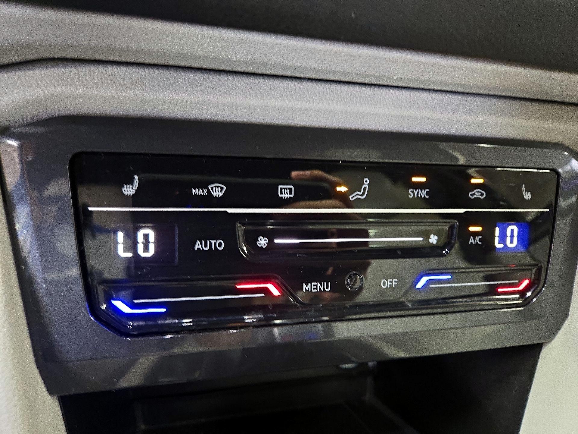 Thumbnail: 2022 Volkswagen Tiguan - 16