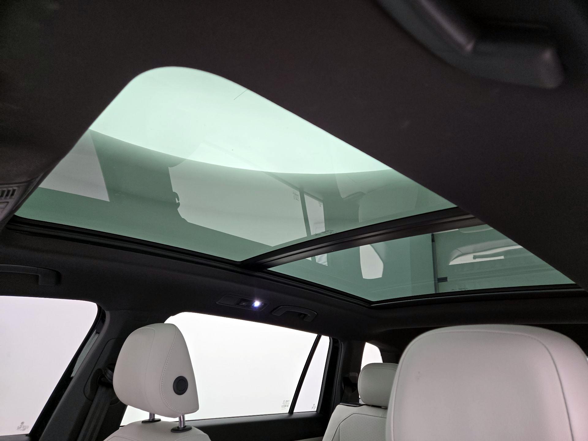 Thumbnail: 2022 Volkswagen Tiguan - 19