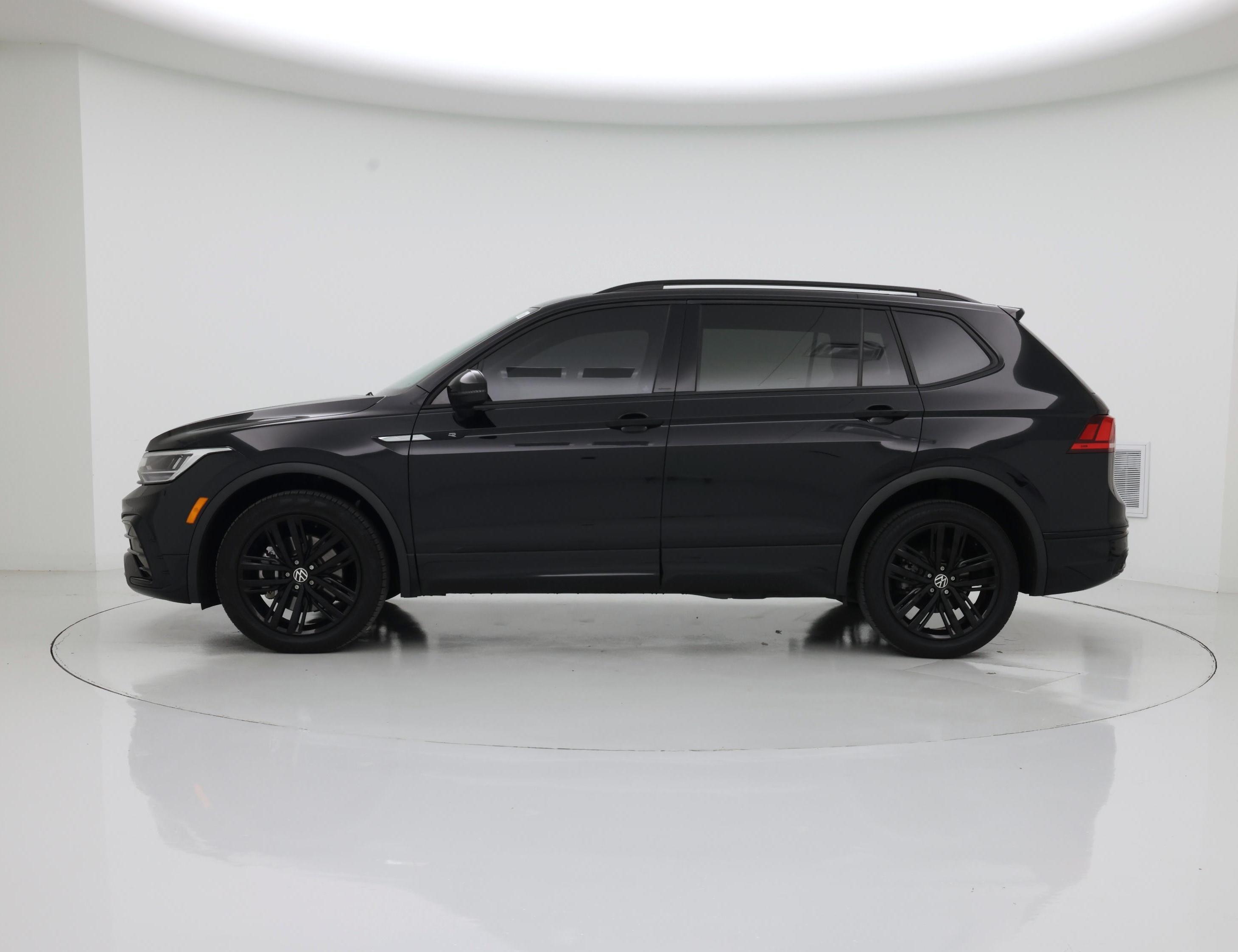 Thumbnail: 2022 Volkswagen Tiguan - 3