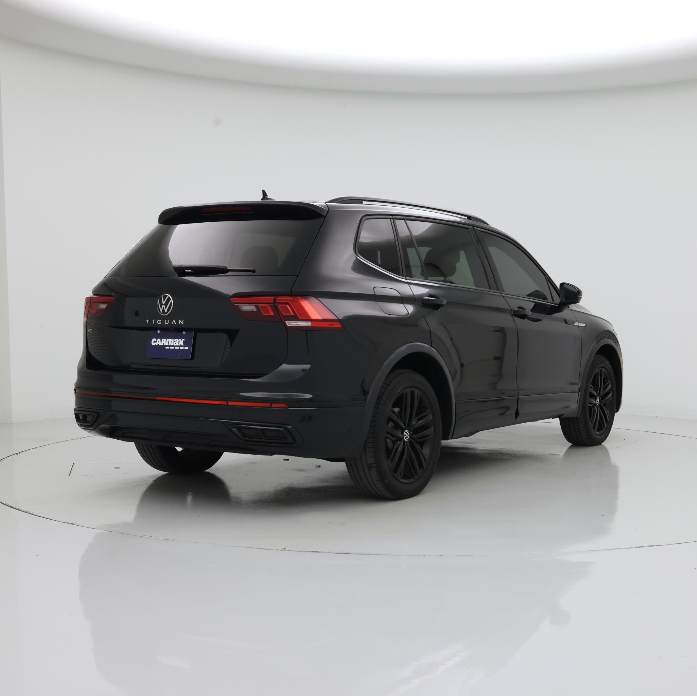 Thumbnail: 2022 Volkswagen Tiguan - 8