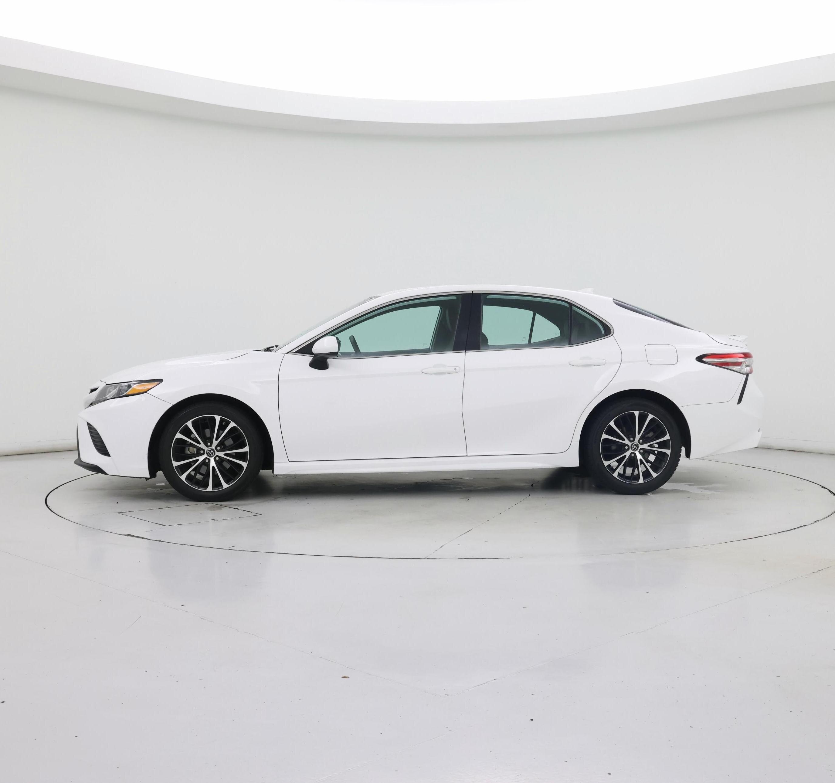 Thumbnail: 2019 Toyota Camry - 3