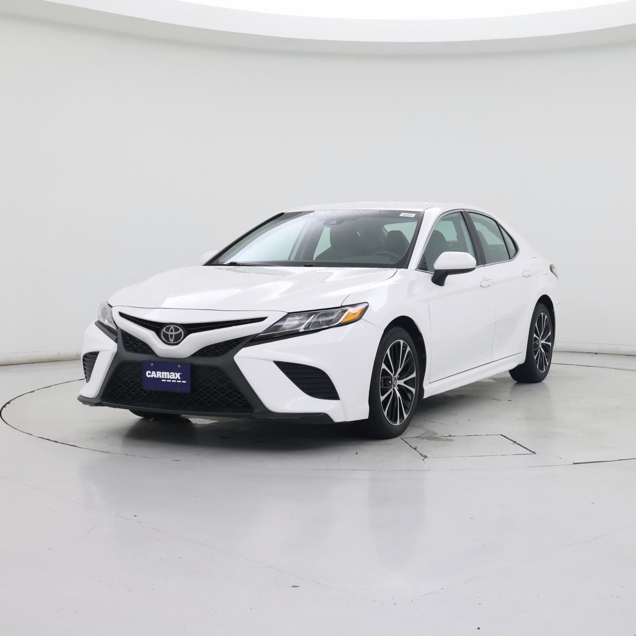Thumbnail: 2019 Toyota Camry - 4