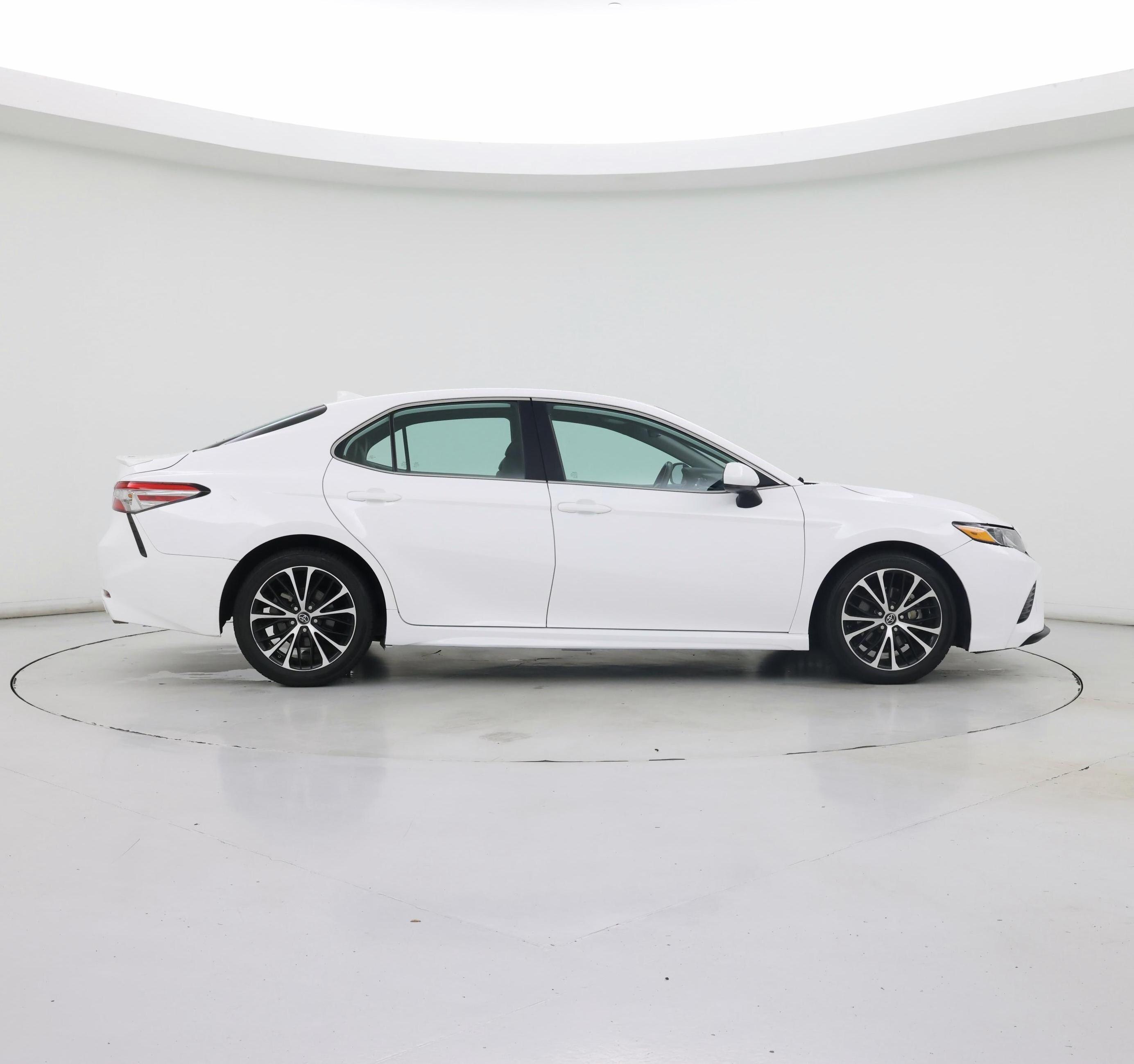 Thumbnail: 2019 Toyota Camry - 7