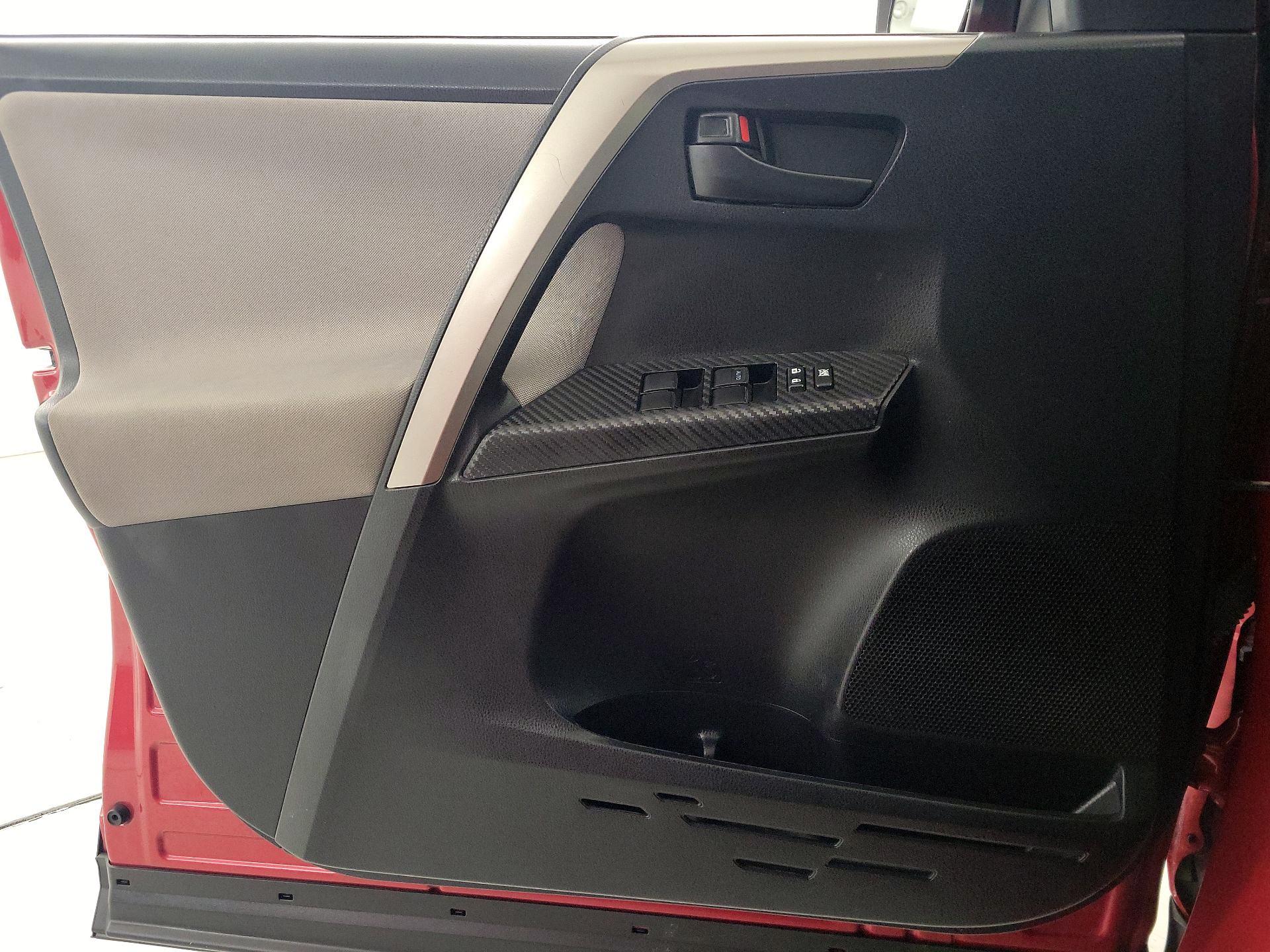 Thumbnail: 2014 Toyota RAV4 - 12