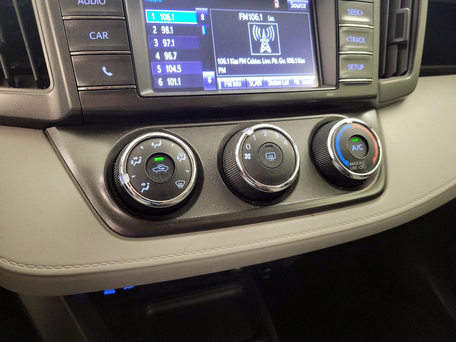 Thumbnail: 2014 Toyota RAV4 - 16