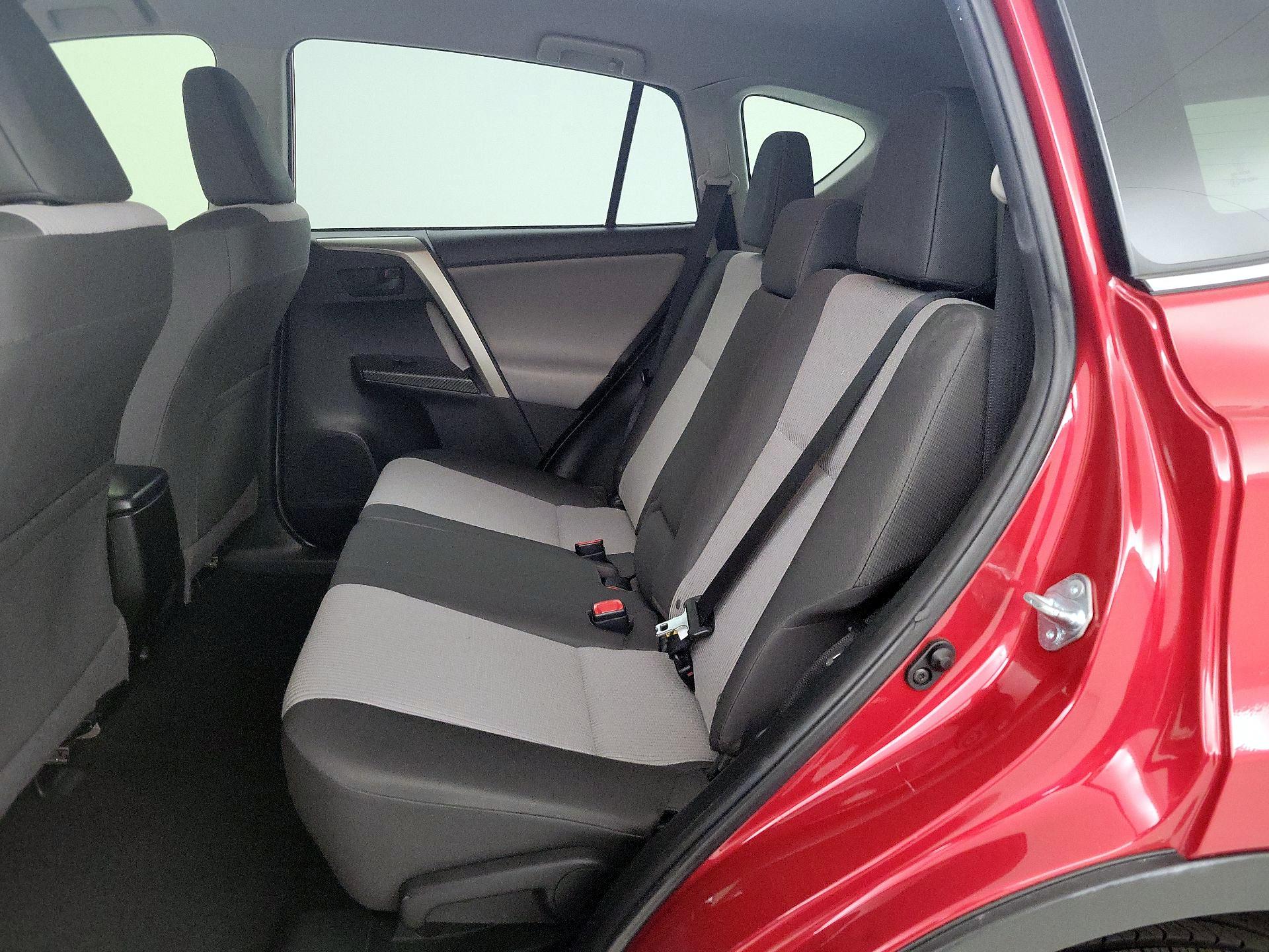 Thumbnail: 2014 Toyota RAV4 - 18