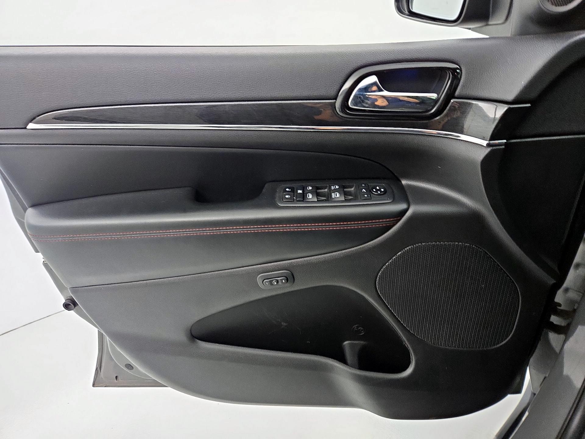 Thumbnail: 2021 Jeep Grand Cherokee - 12