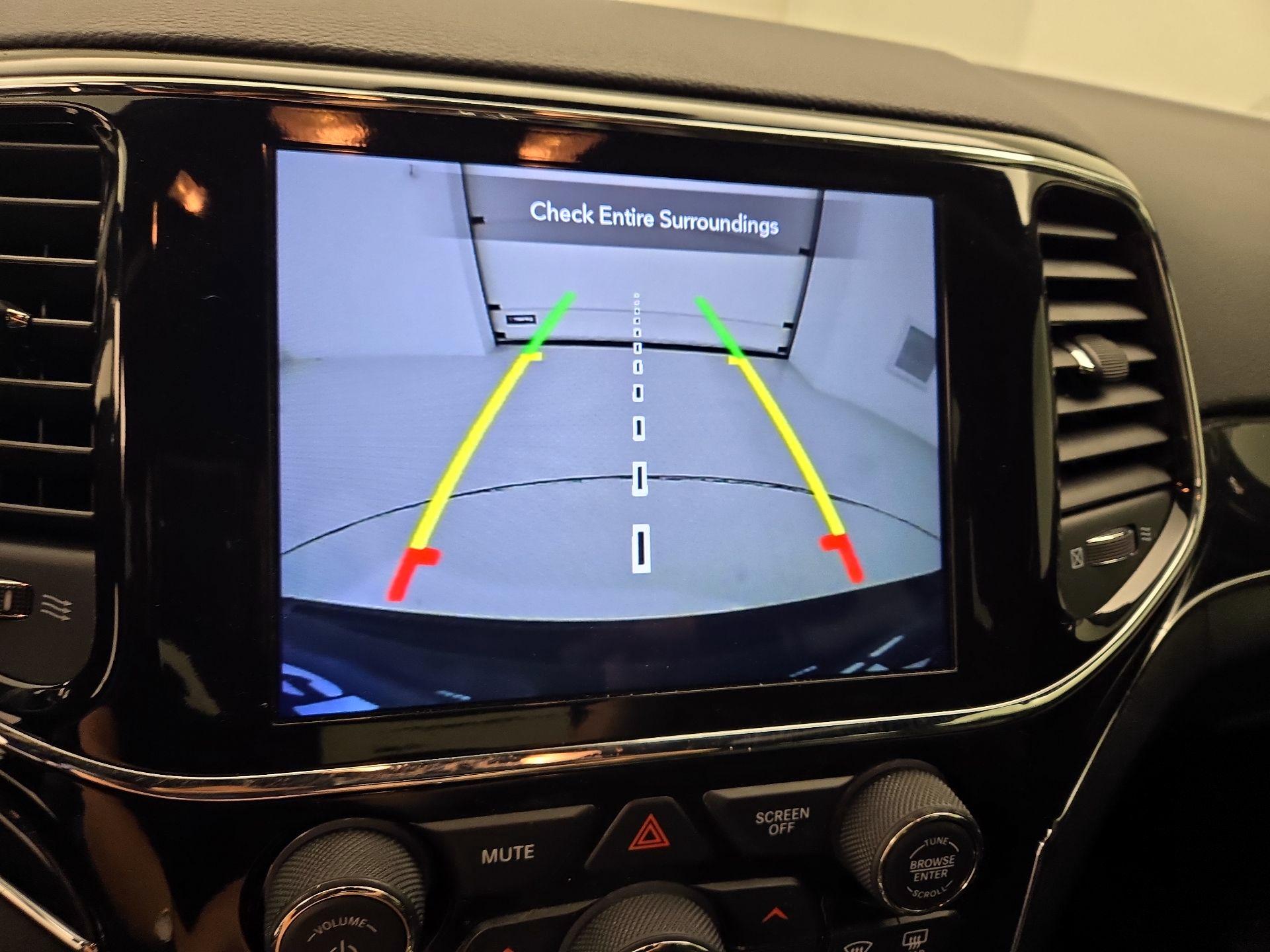 Thumbnail: 2021 Jeep Grand Cherokee - 14