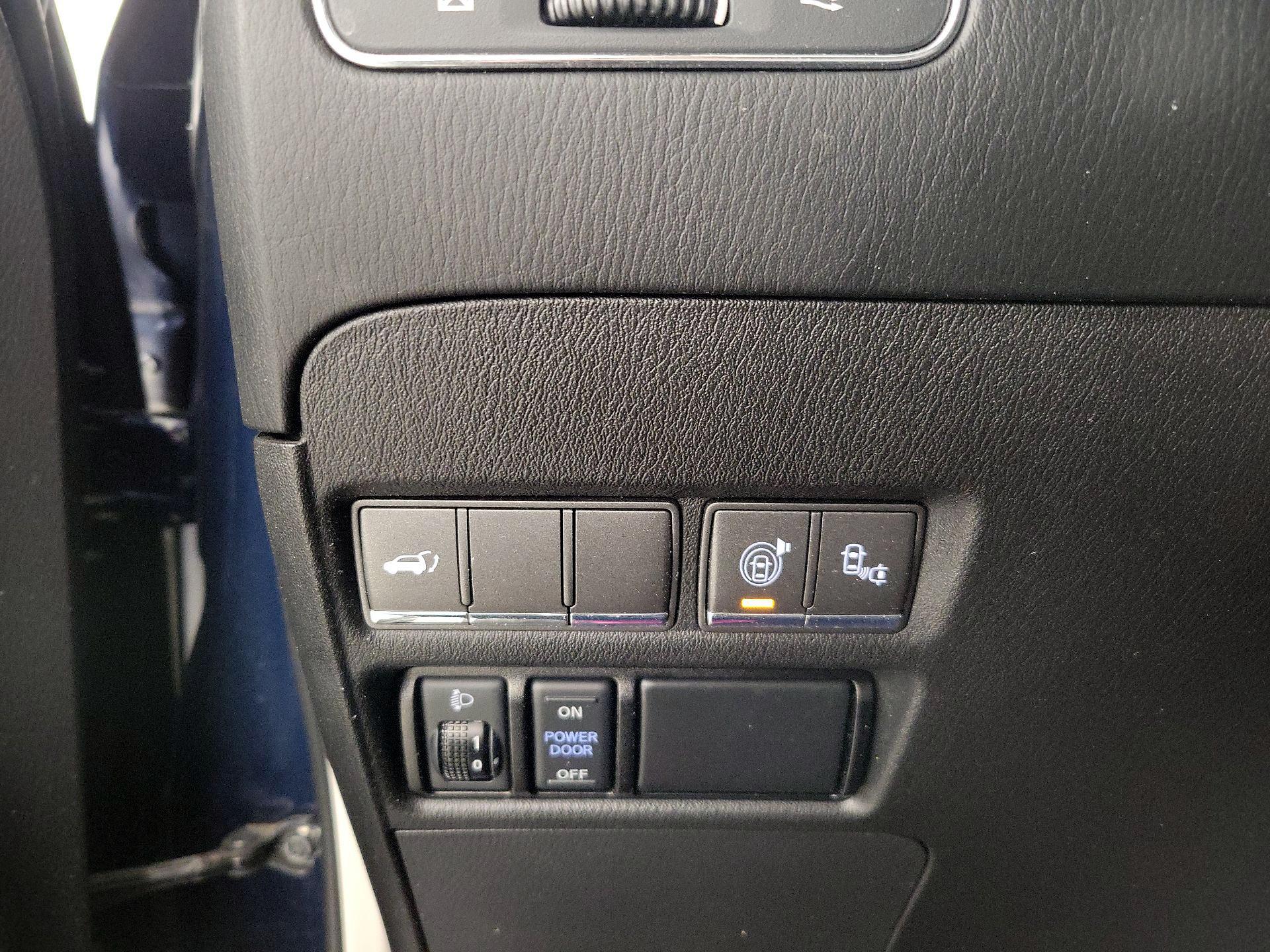 Thumbnail: 2017 INFINITI QX80 - 13