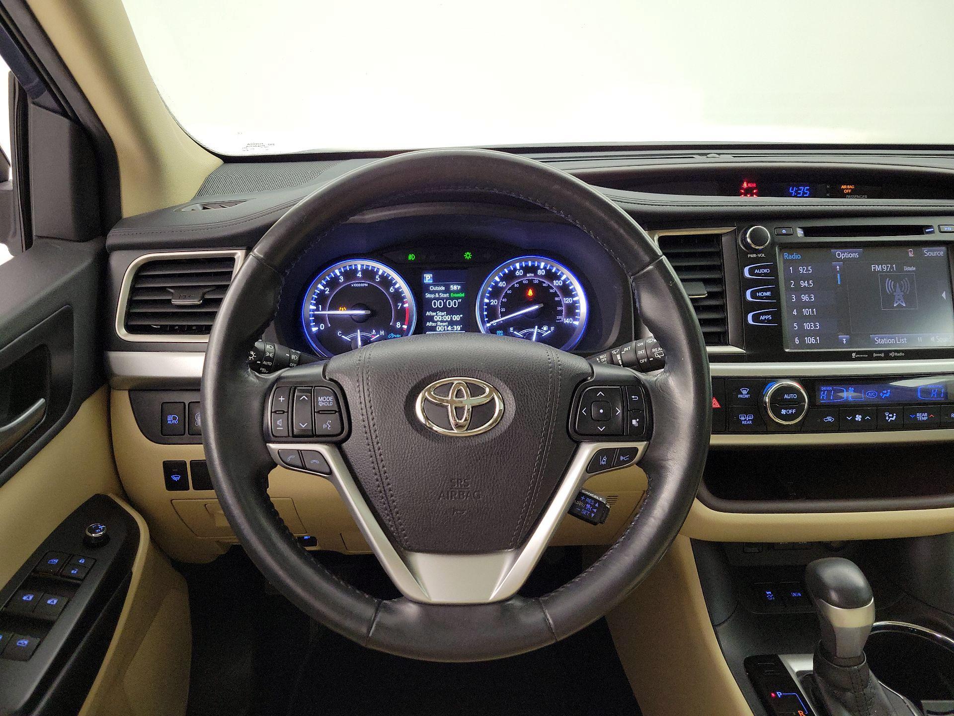 Thumbnail: 2019 Toyota Highlander - 10