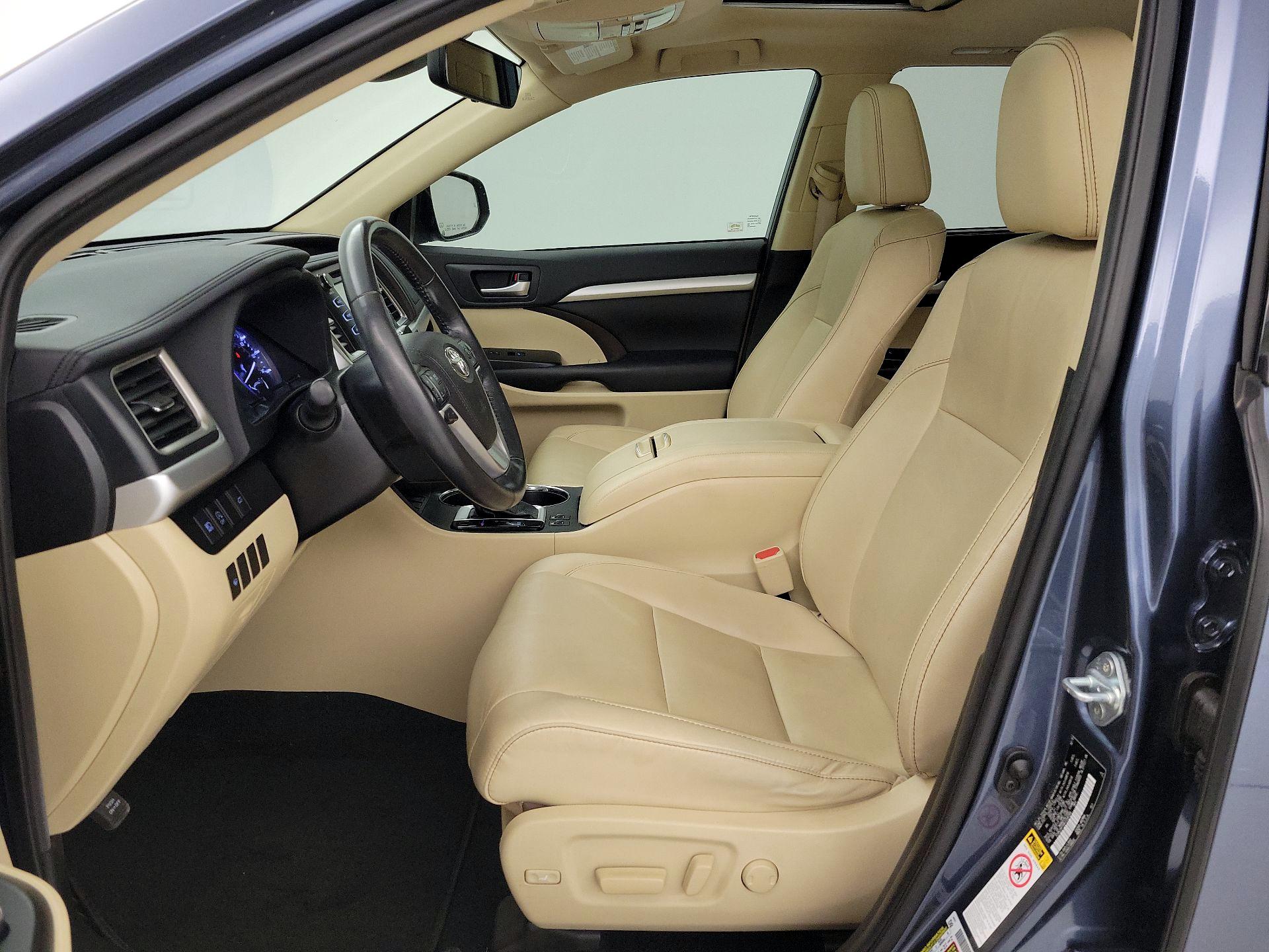 Thumbnail: 2019 Toyota Highlander - 11