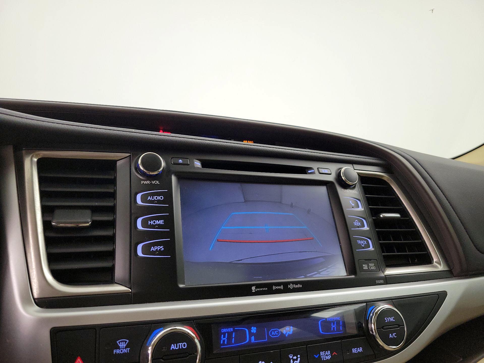 Thumbnail: 2019 Toyota Highlander - 14