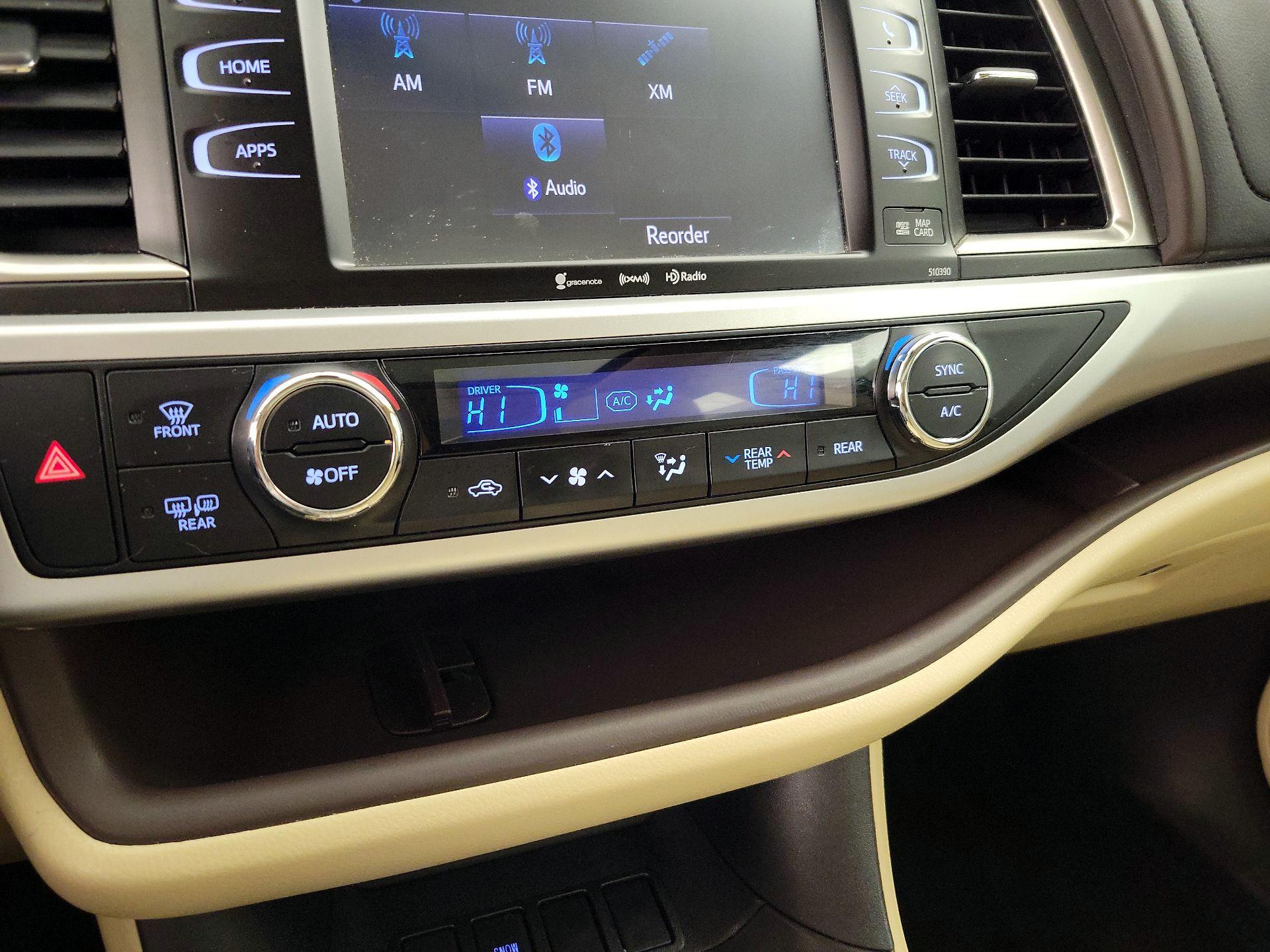 Thumbnail: 2019 Toyota Highlander - 16