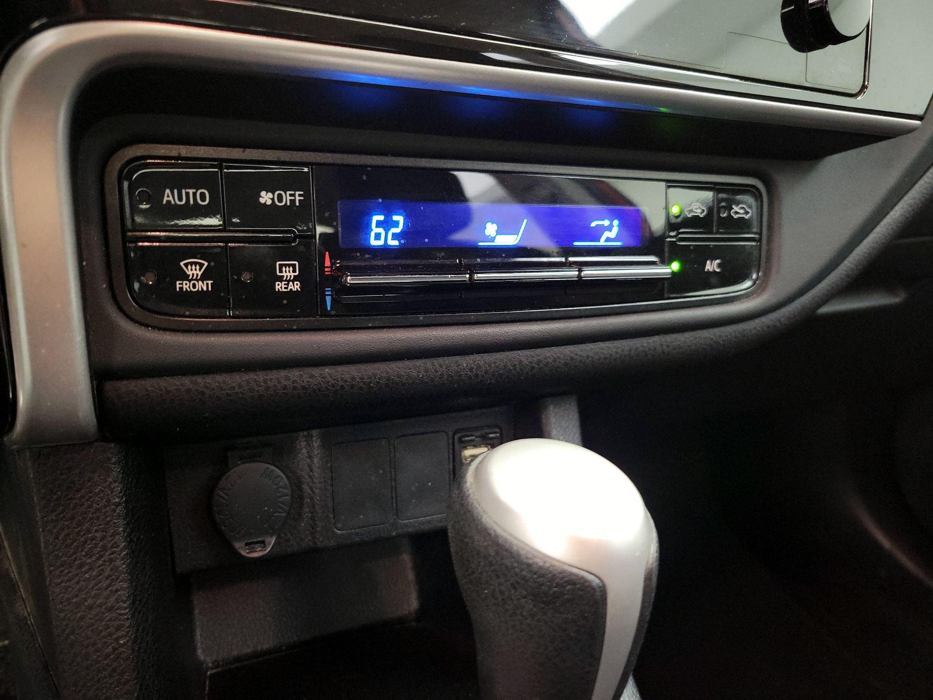 Thumbnail: 2018 Toyota Corolla - 16