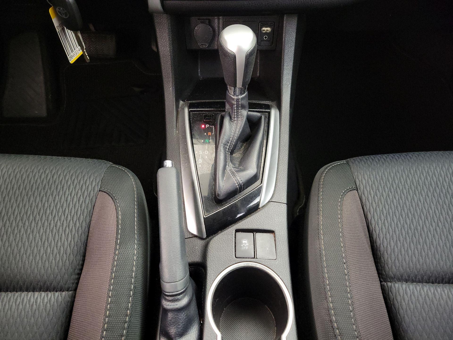 Thumbnail: 2018 Toyota Corolla - 17