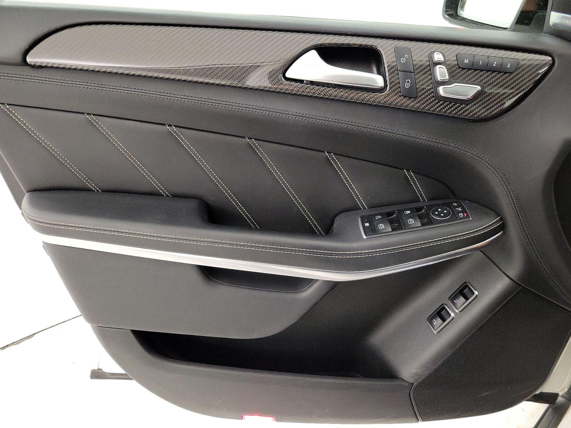 Thumbnail: 2018 Mercedes-Benz GL-Class - 12