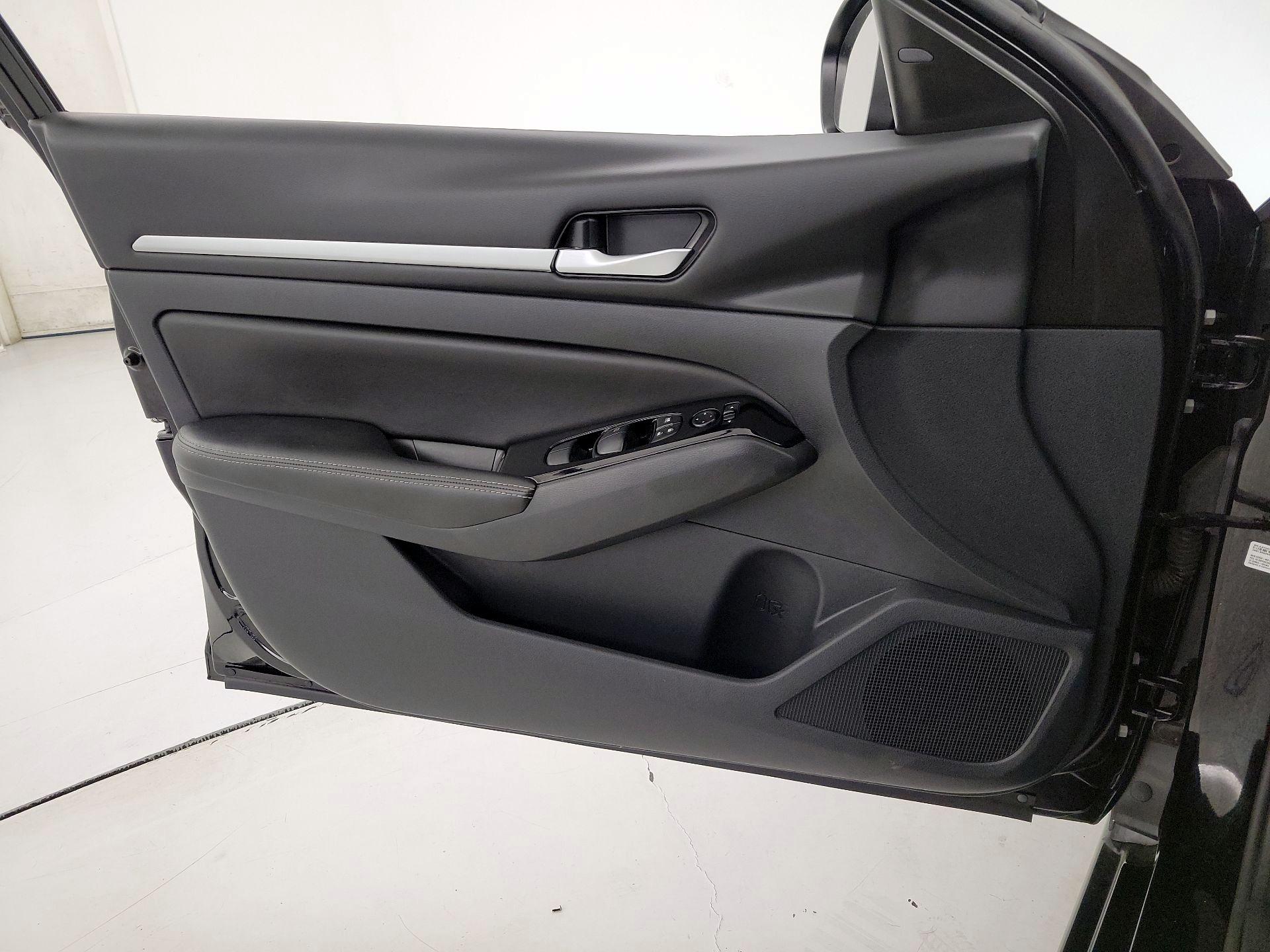 Thumbnail: 2023 Nissan Altima - 12