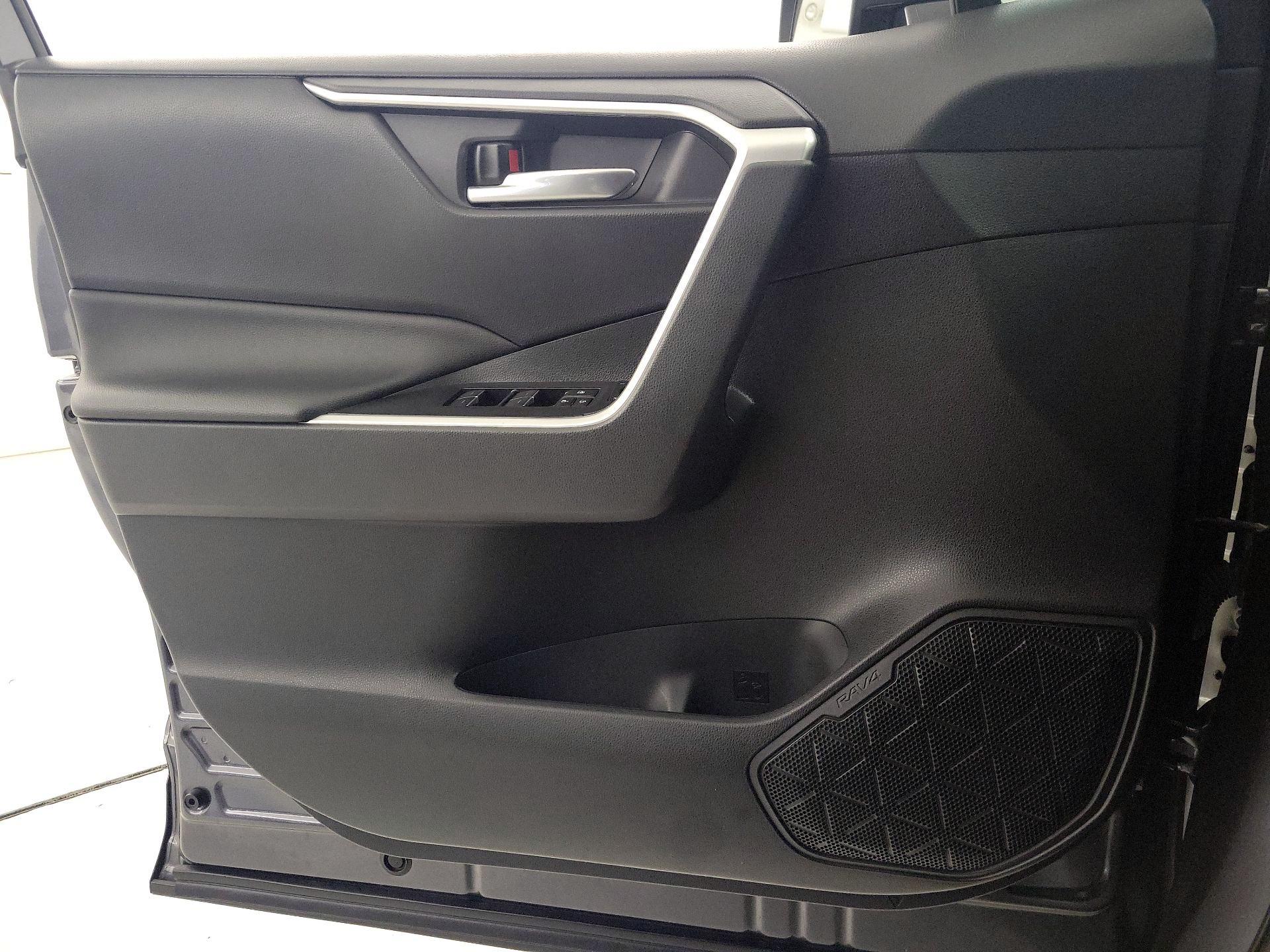 Thumbnail: 2023 Toyota RAV4 - 12