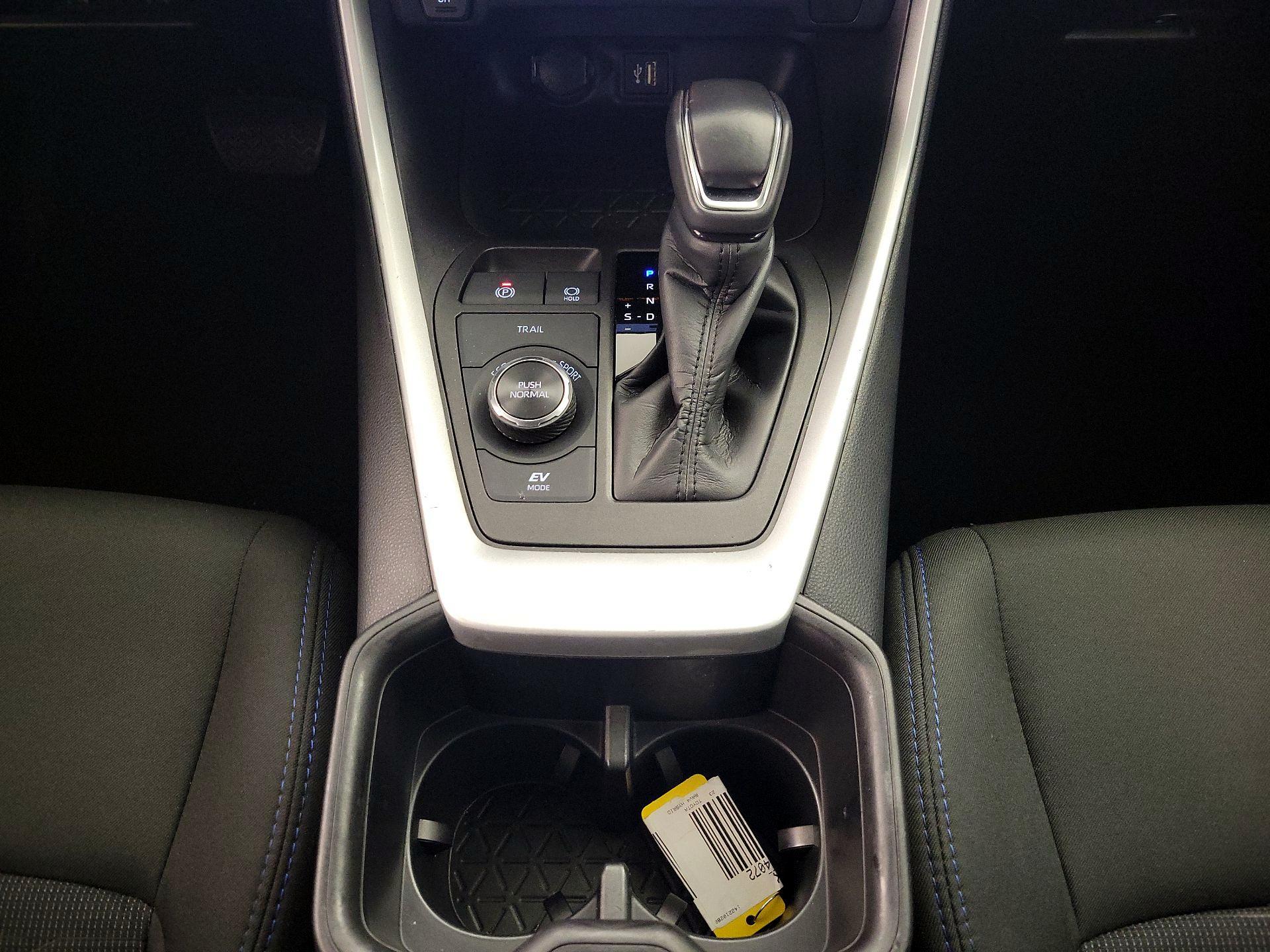 Thumbnail: 2023 Toyota RAV4 - 17