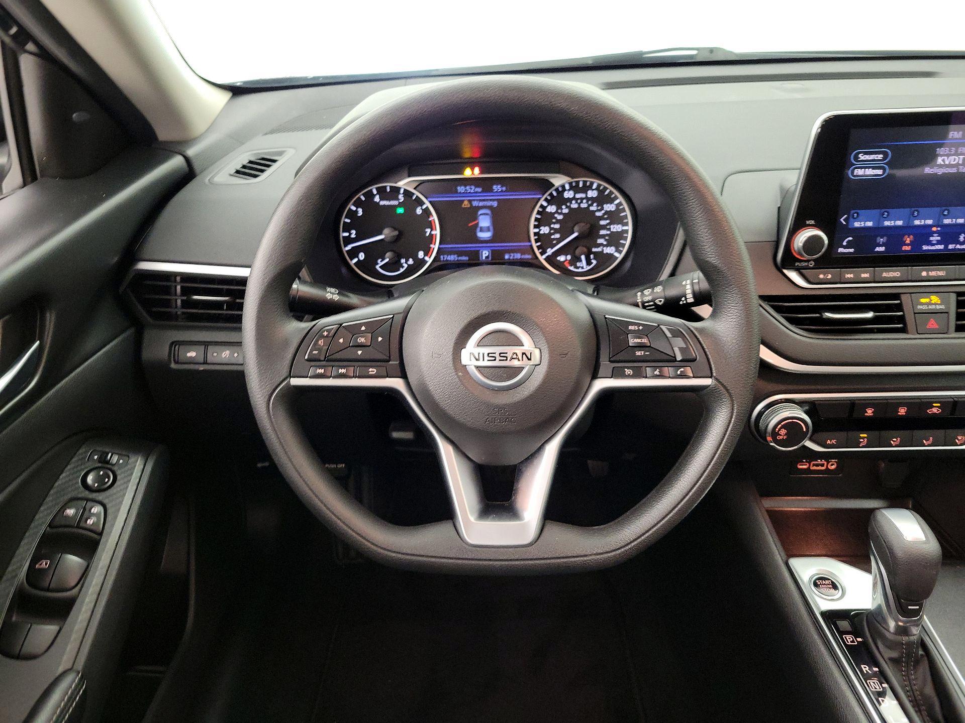 Thumbnail: 2022 Nissan Altima - 10