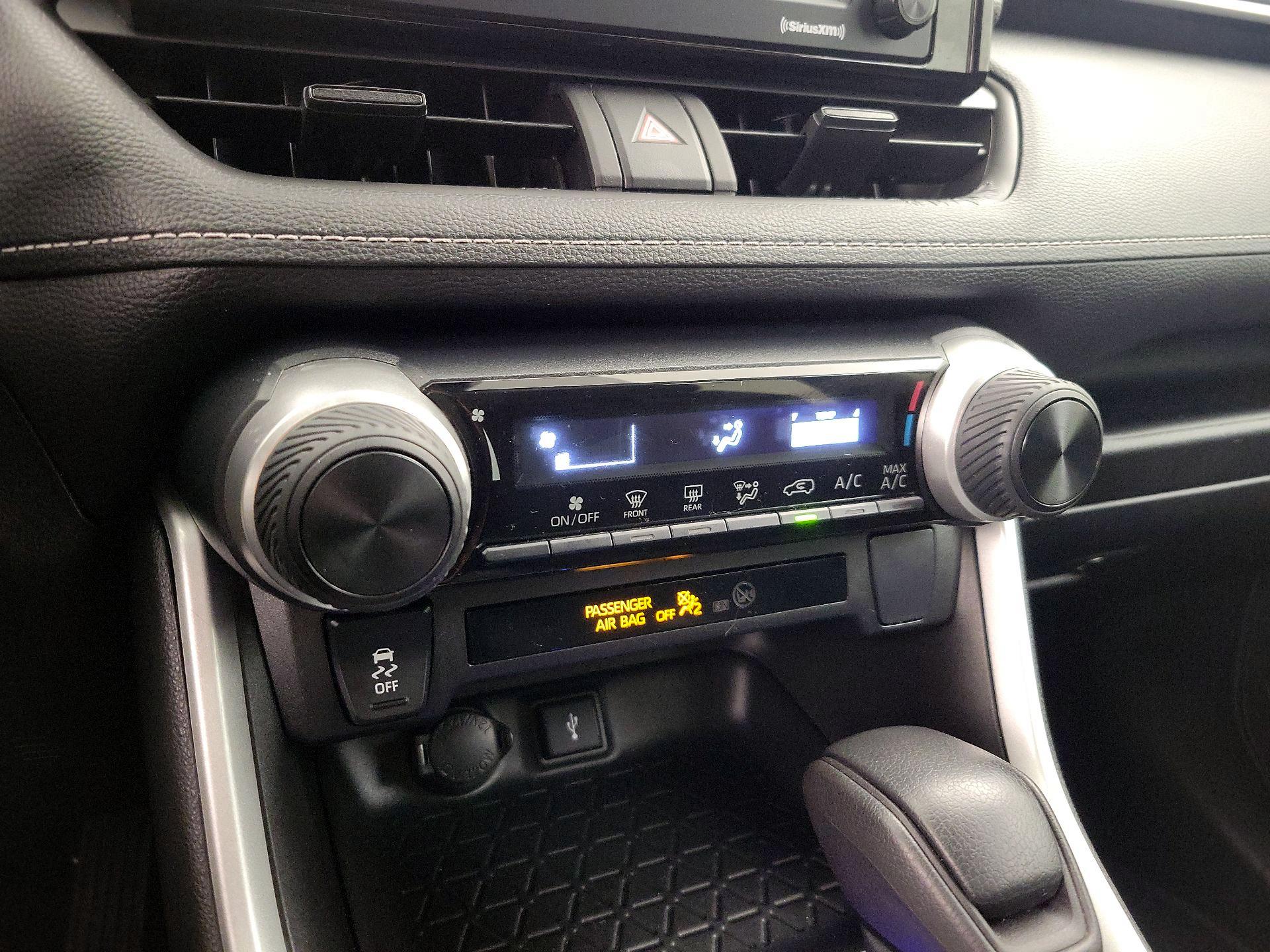 Thumbnail: 2022 Toyota RAV4 - 16