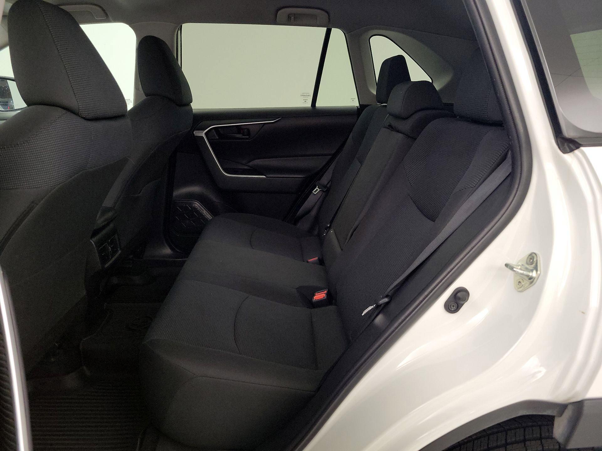 Thumbnail: 2022 Toyota RAV4 - 18