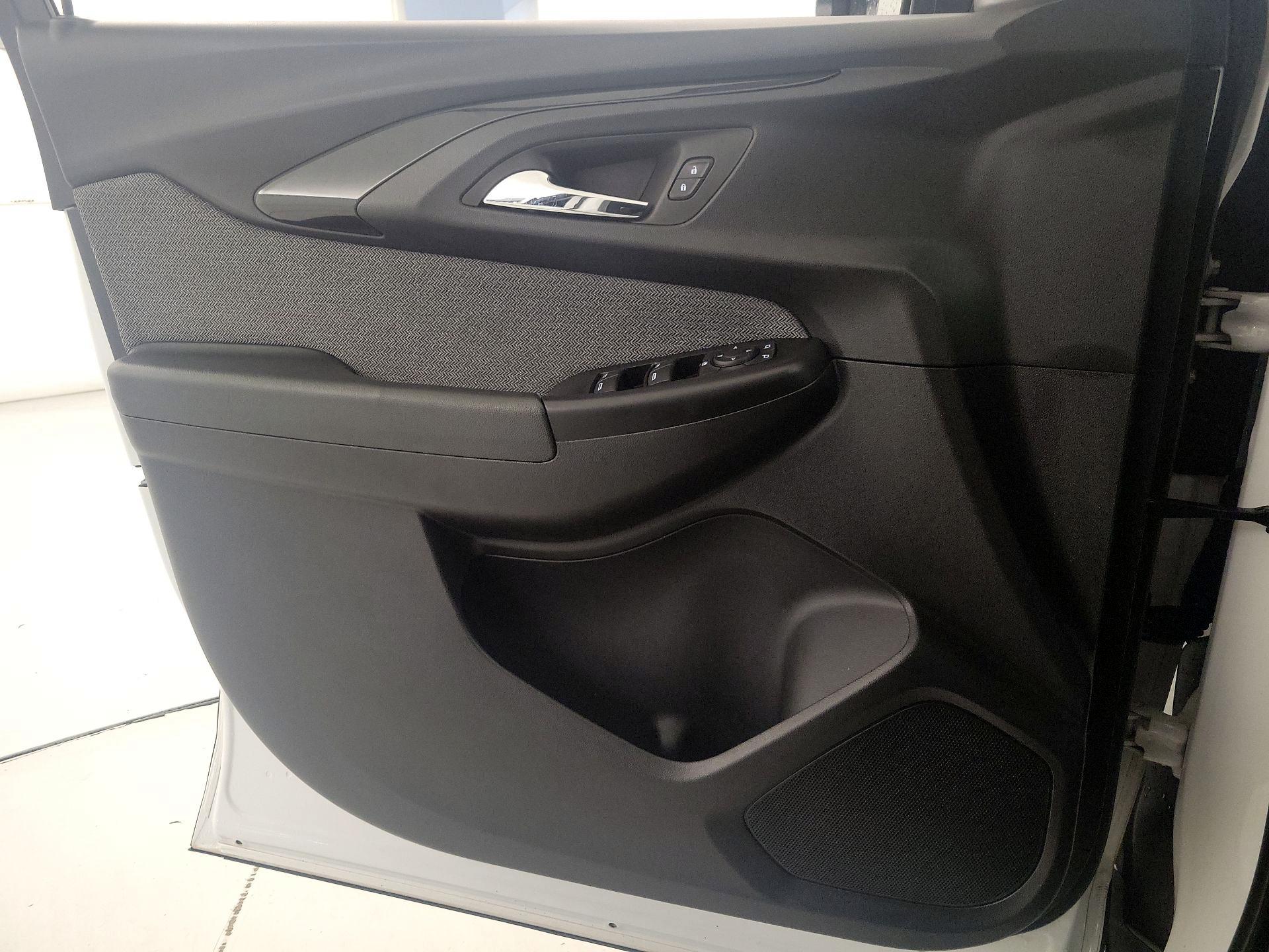 Thumbnail: 2023 Chevrolet TrailBlazer - 12