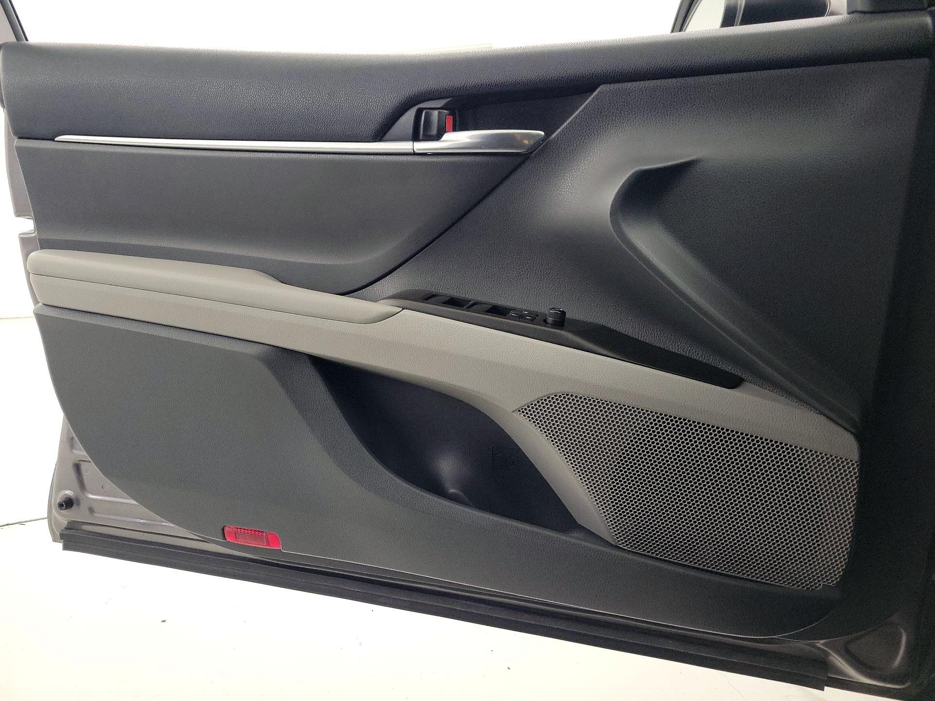 Thumbnail: 2022 Toyota Camry - 12