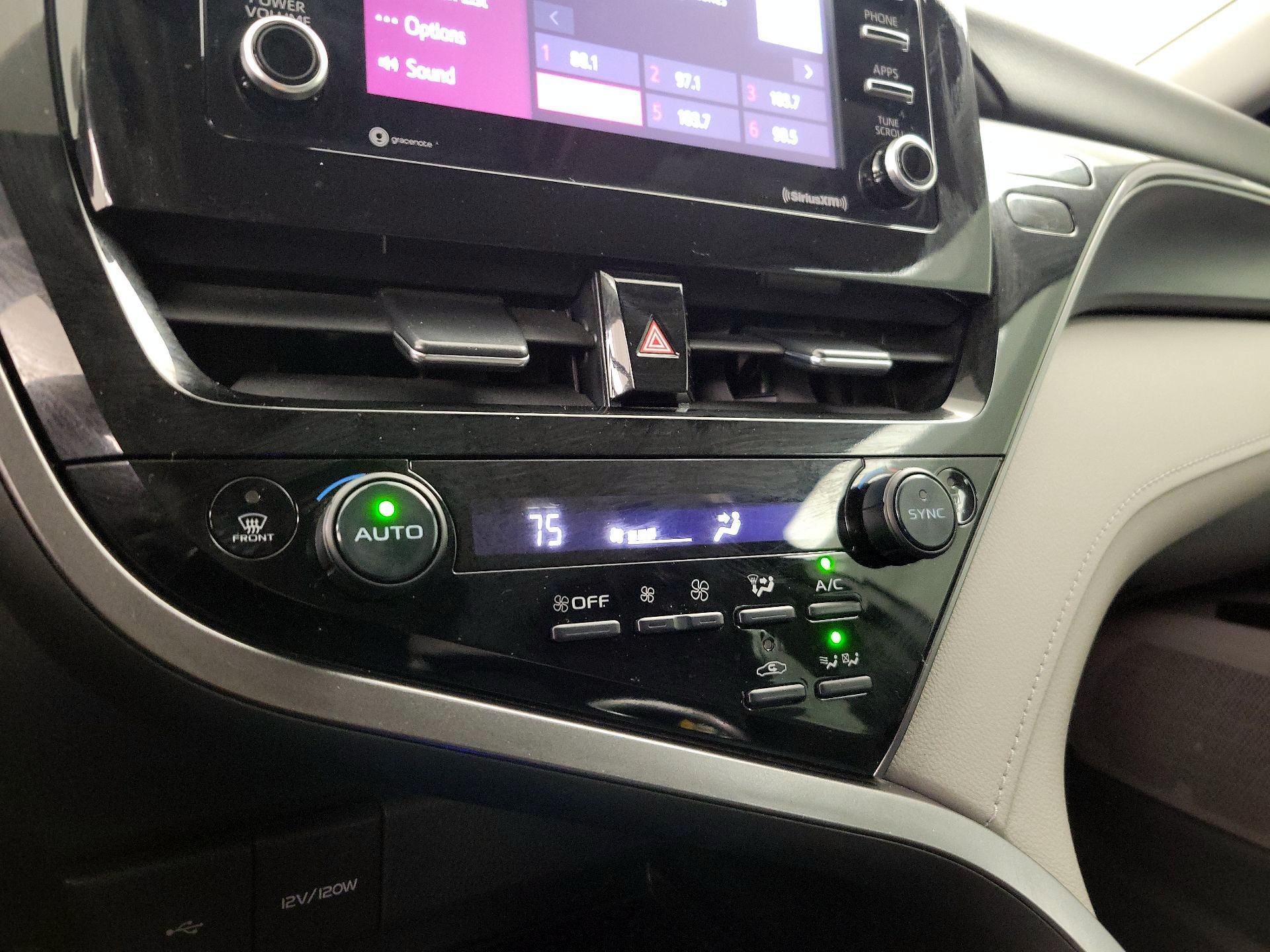 Thumbnail: 2022 Toyota Camry - 16