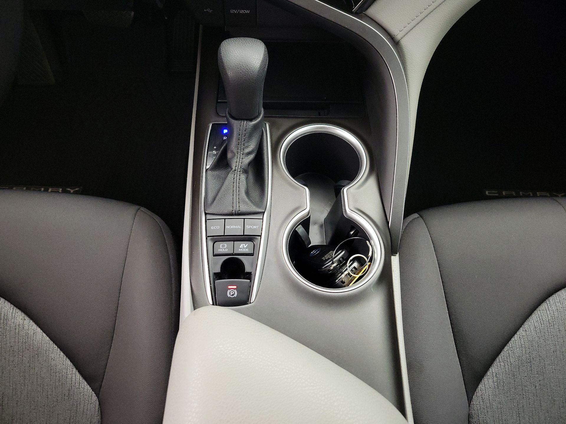 Thumbnail: 2022 Toyota Camry - 17