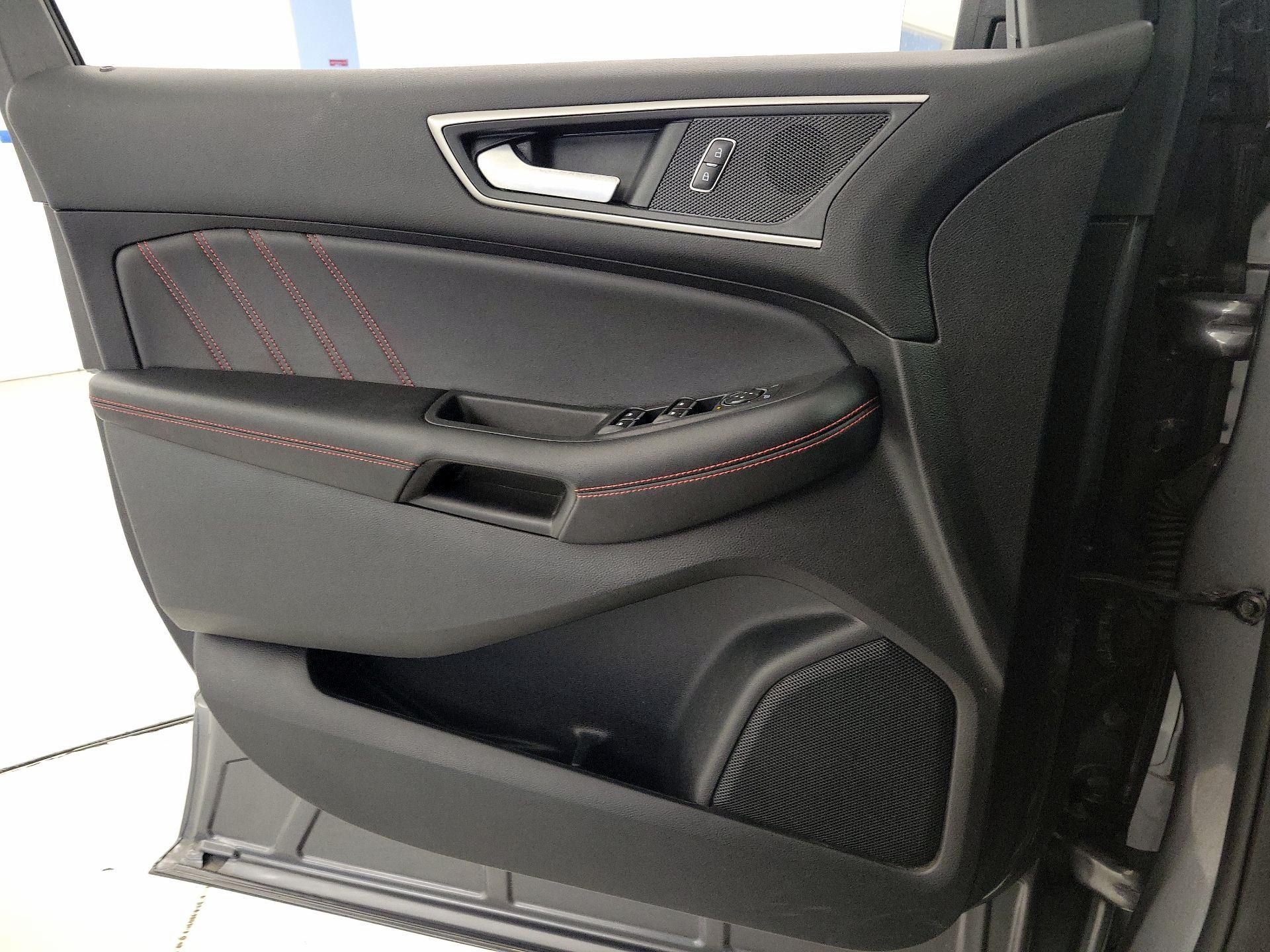 Thumbnail: 2022 Ford Edge - 12