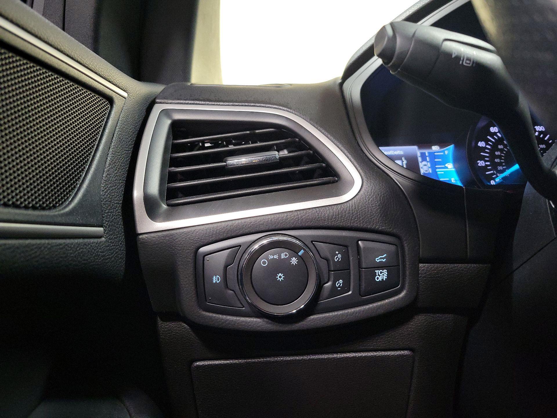 Thumbnail: 2022 Ford Edge - 13