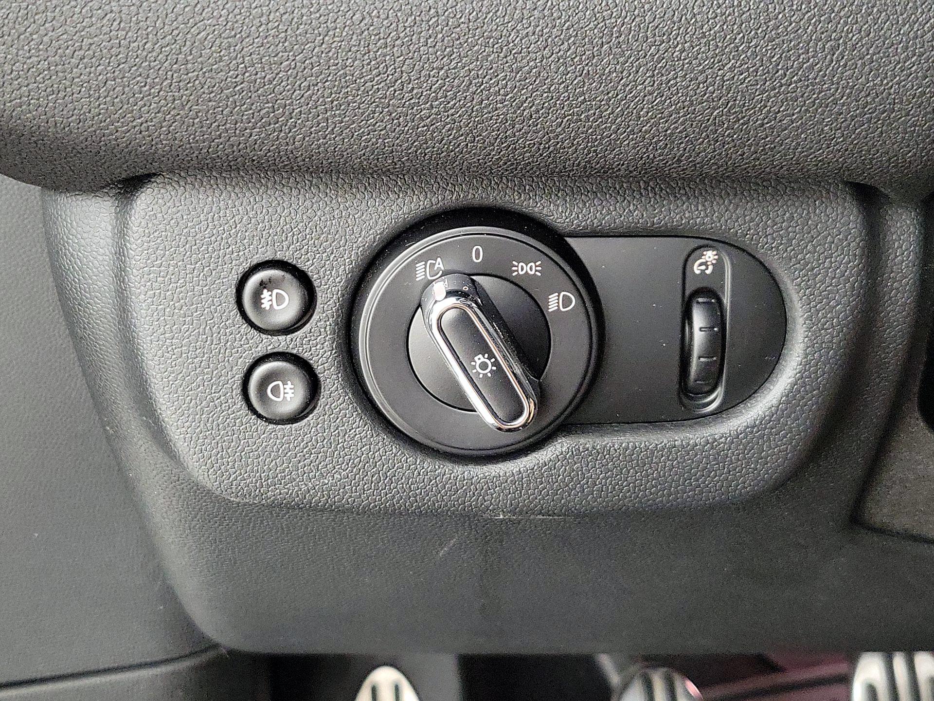 Thumbnail: 2017 MINI Cooper Clubman - 13