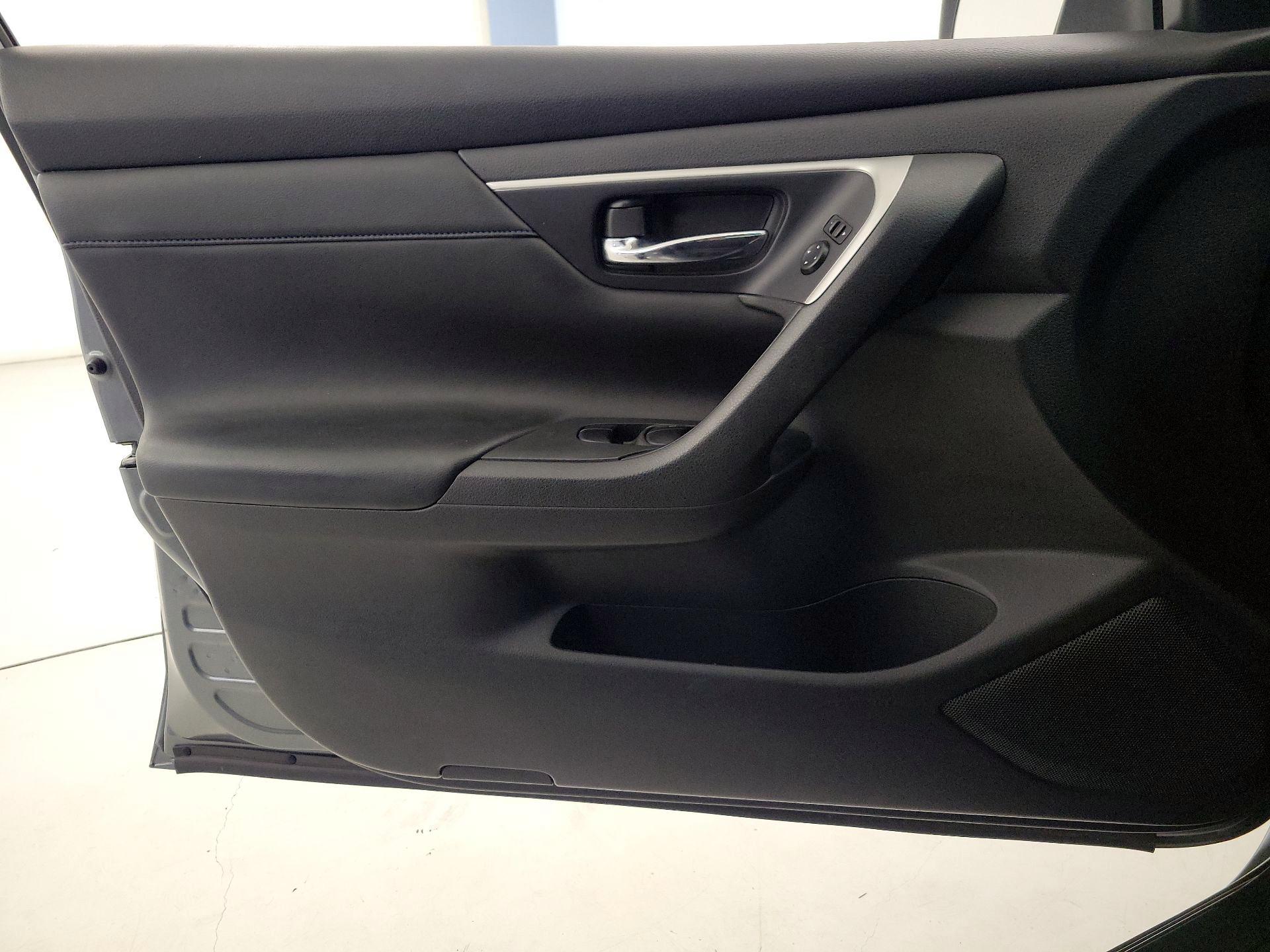 Thumbnail: 2018 Nissan Altima - 12