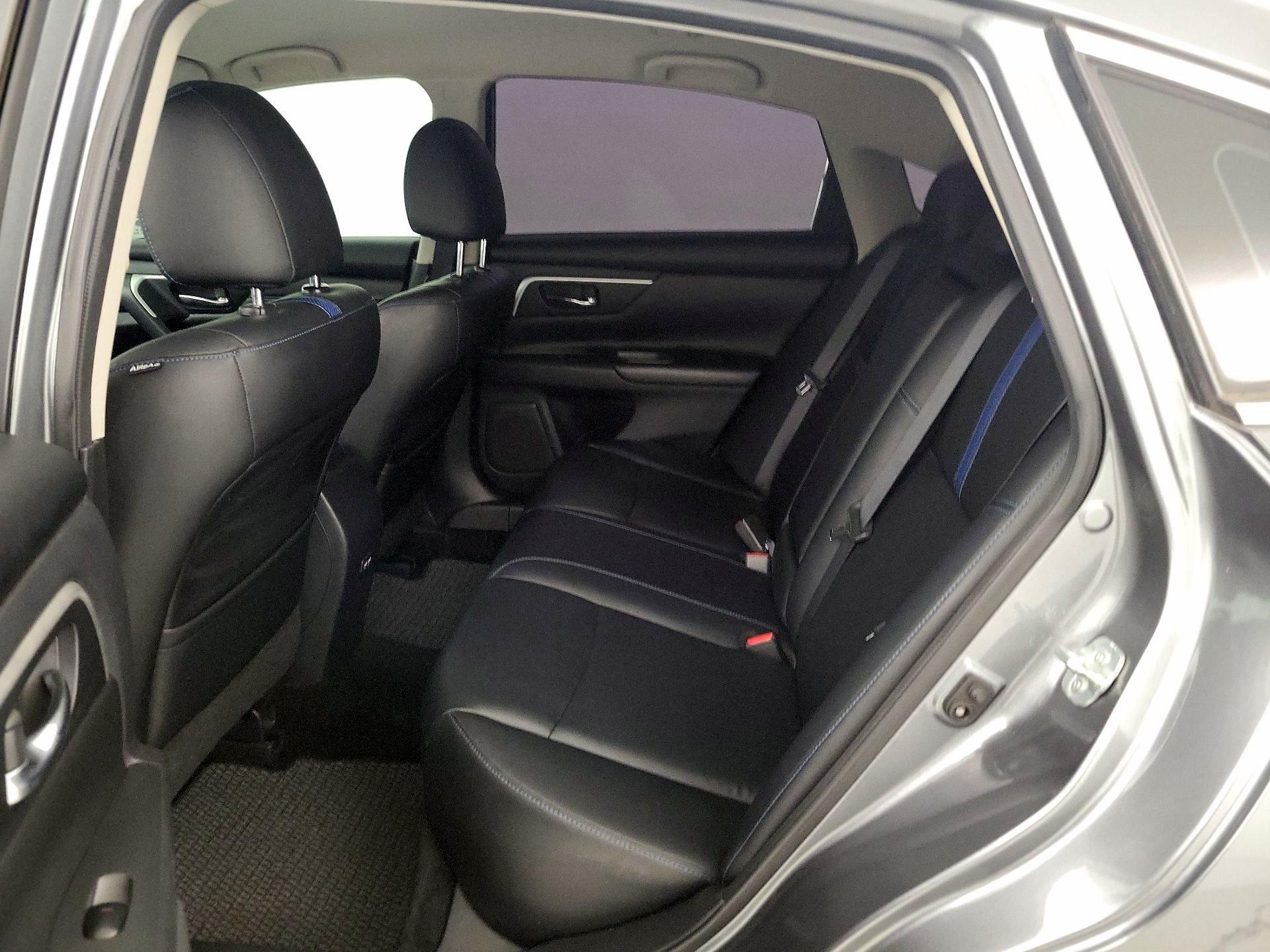 Thumbnail: 2018 Nissan Altima - 18