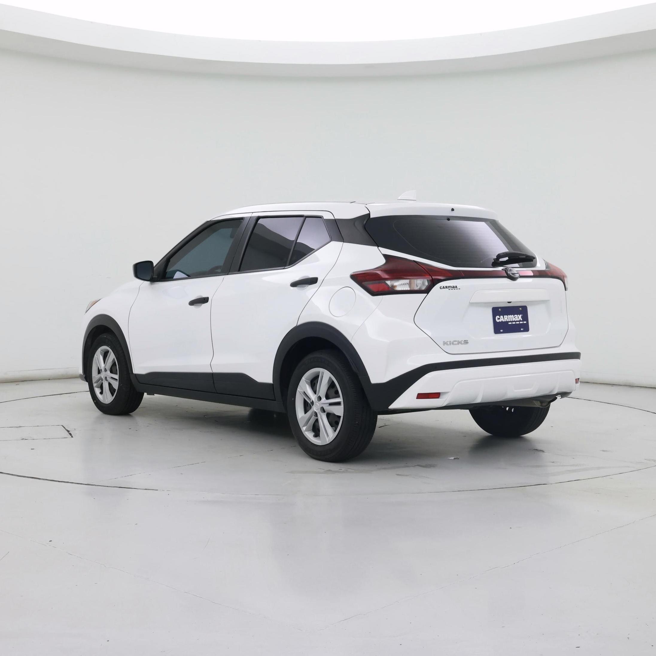 Thumbnail: 2023 Nissan Kicks - 2