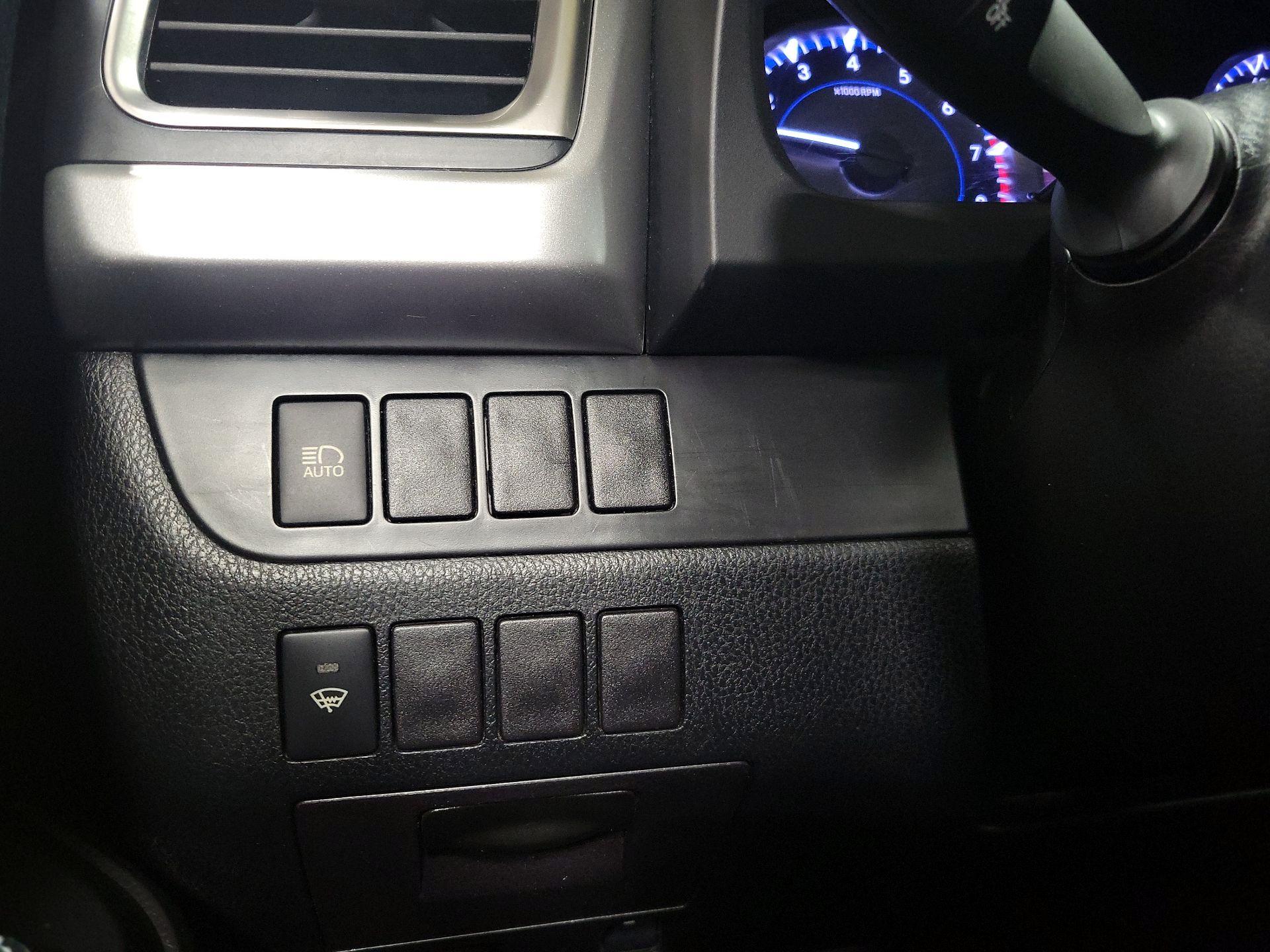 Thumbnail: 2019 Toyota Highlander - 13