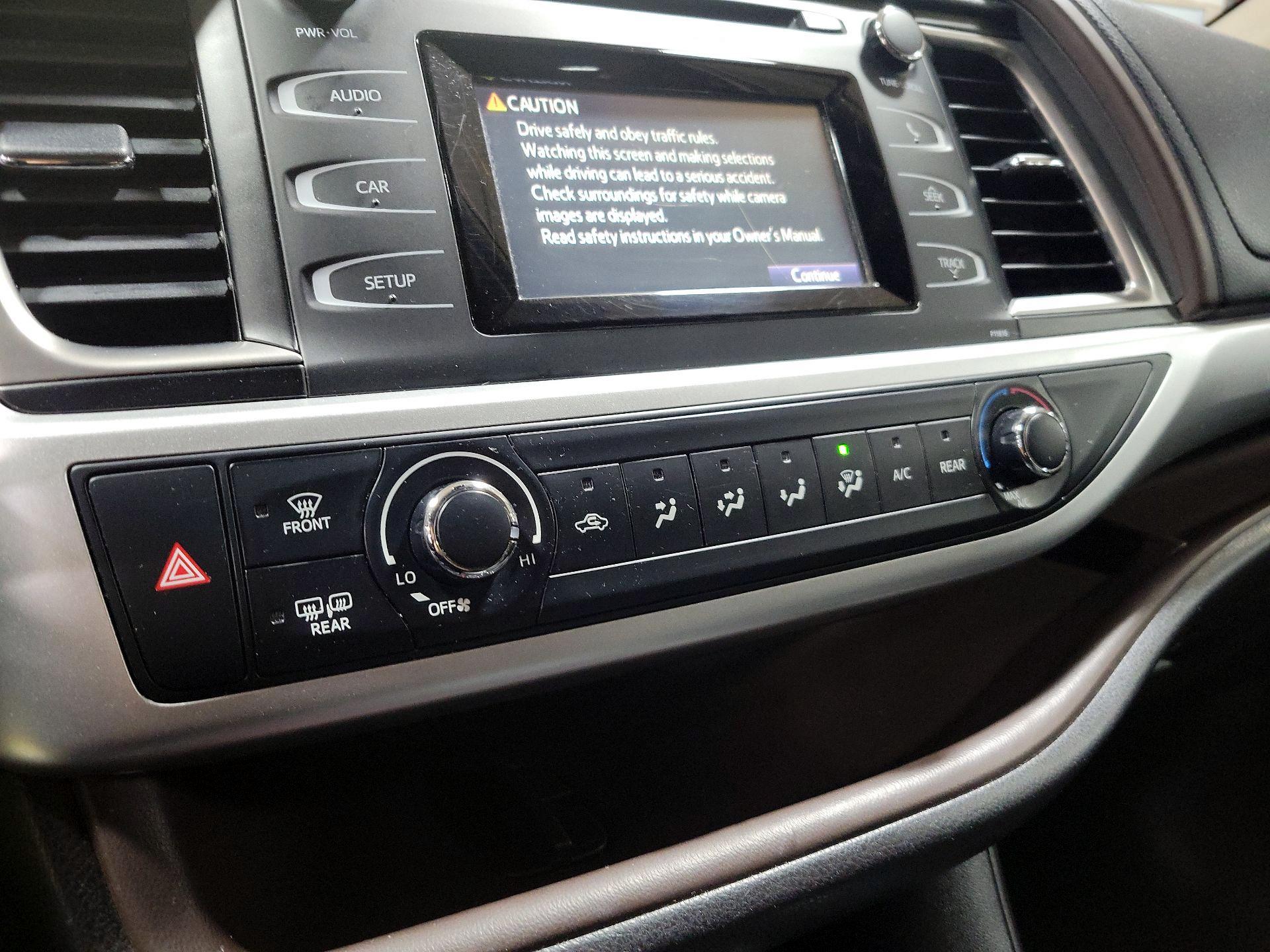 Thumbnail: 2019 Toyota Highlander - 15