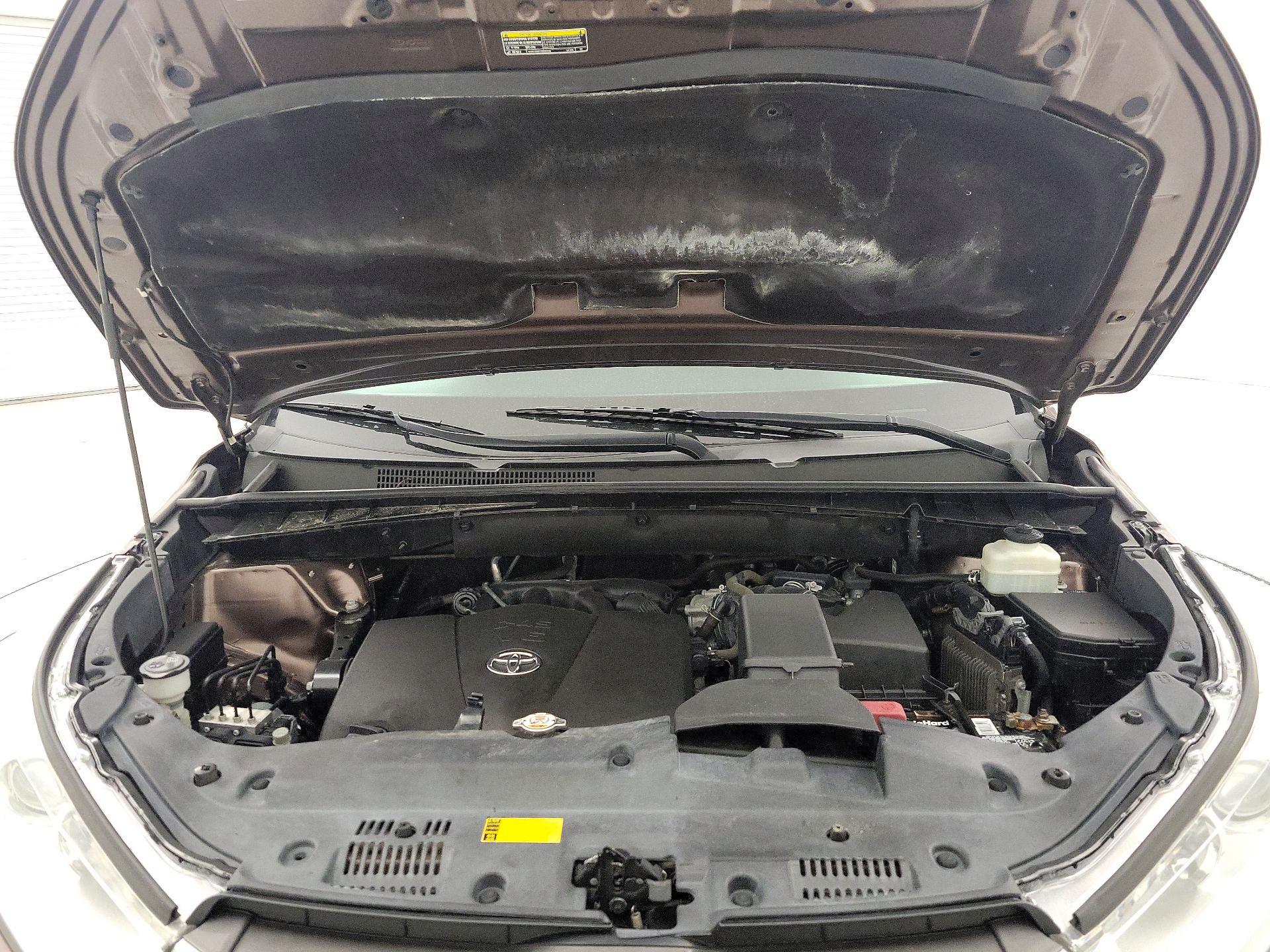 Thumbnail: 2019 Toyota Highlander - 19