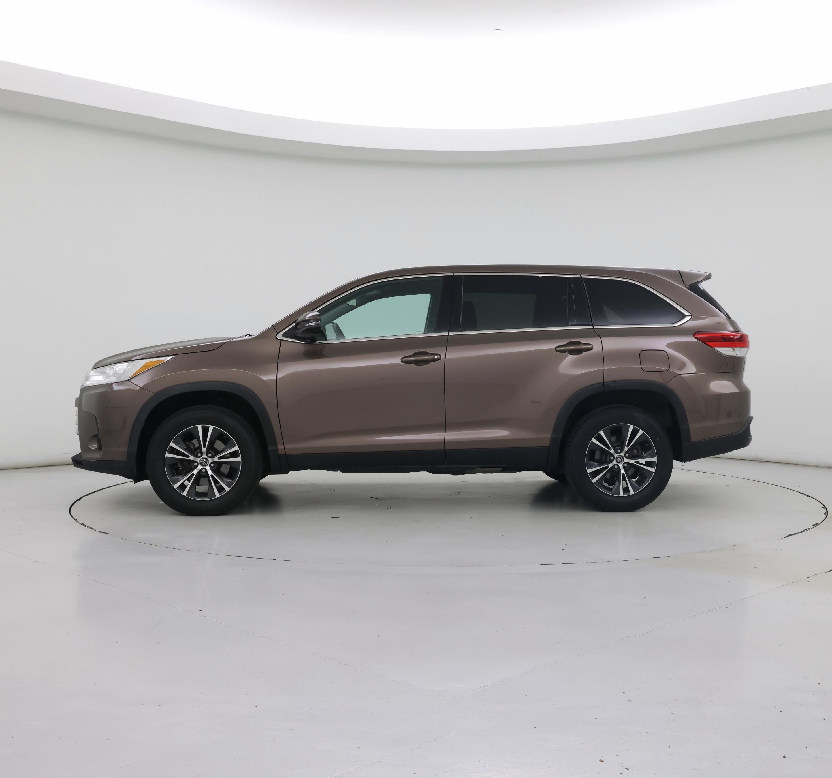 Thumbnail: 2019 Toyota Highlander - 3