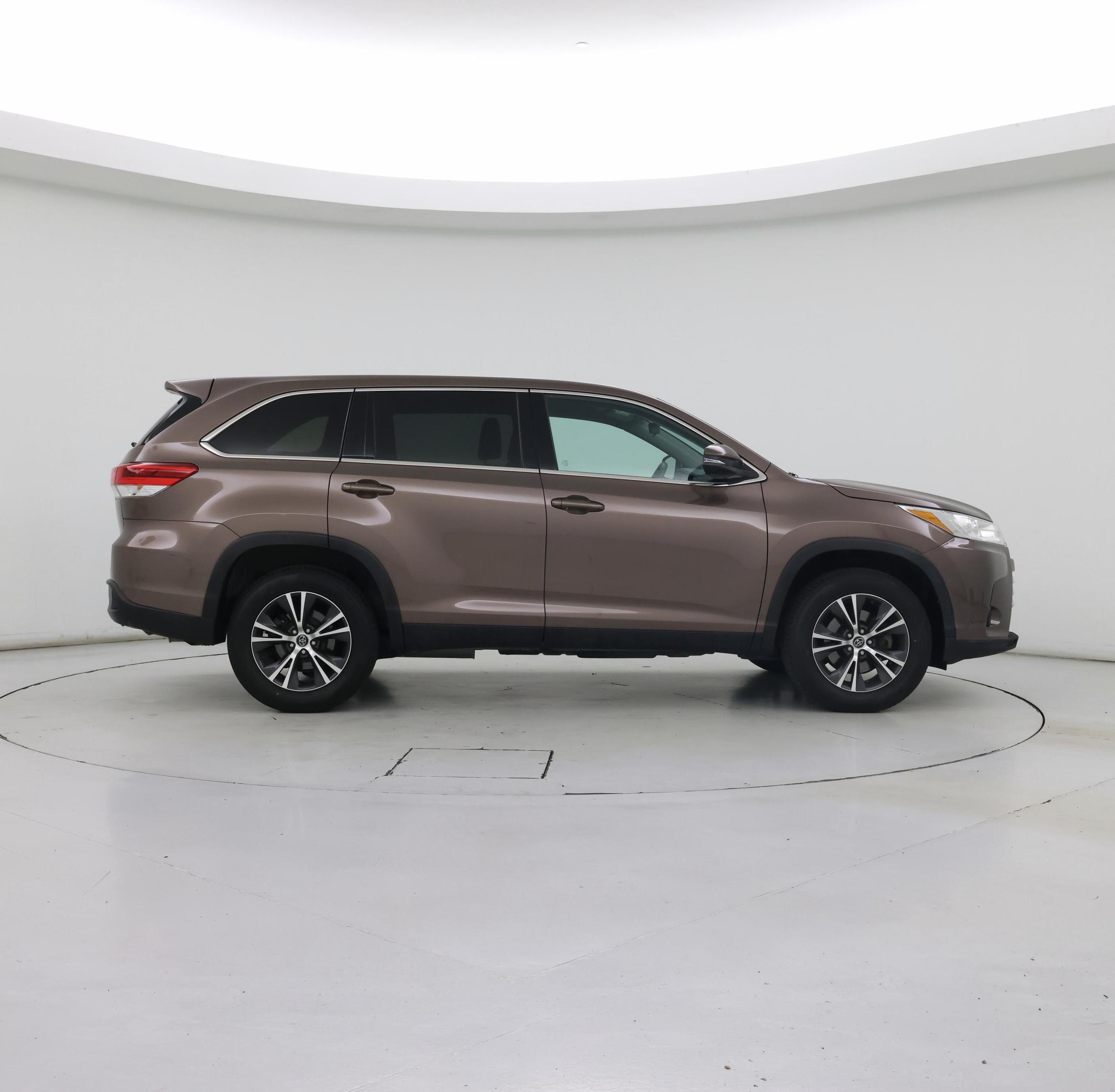 Thumbnail: 2019 Toyota Highlander - 7