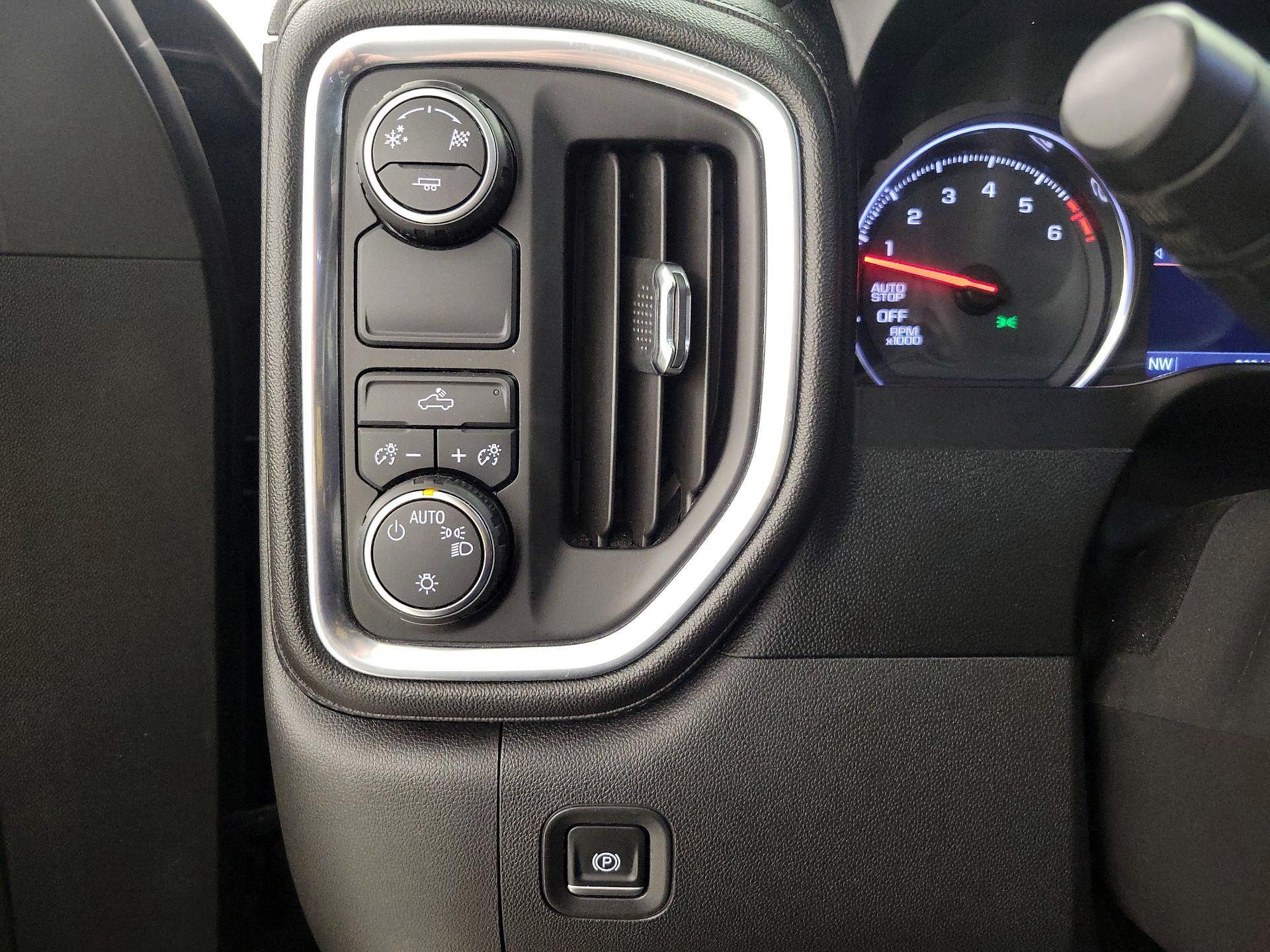 Thumbnail: 2019 Chevrolet Silverado 1500 - 13