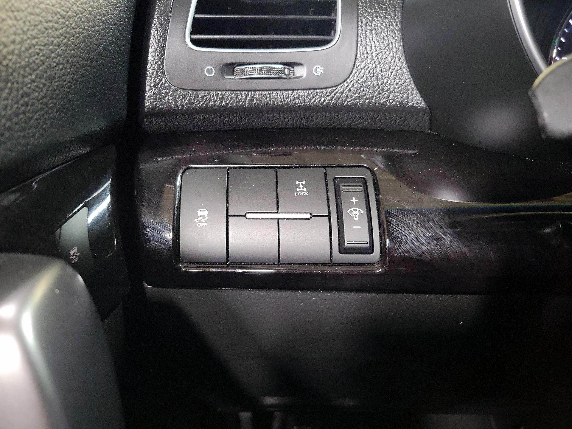 Thumbnail: 2015 Kia Sorento - 13