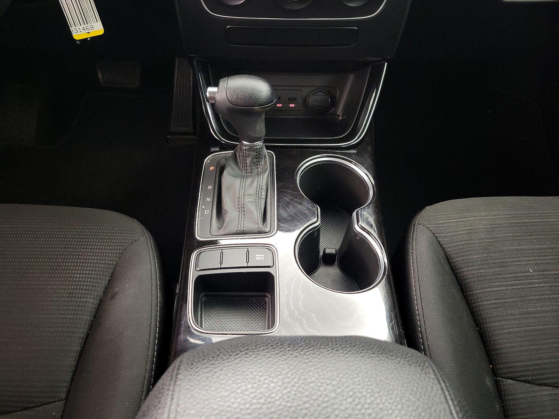 Thumbnail: 2015 Kia Sorento - 16